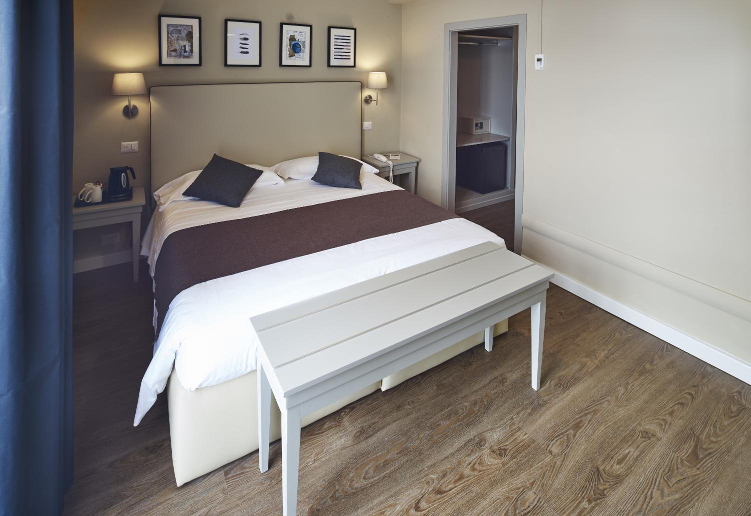 Basic Double Room photo 3