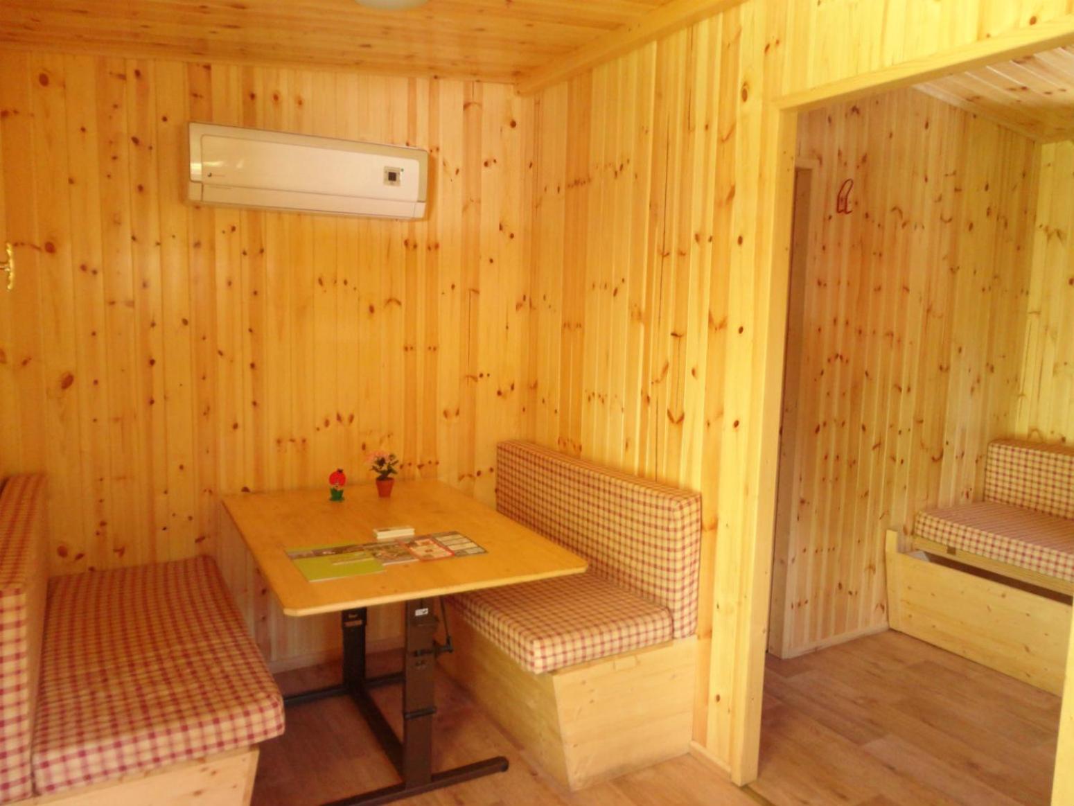 Two-Bedroom Mobile Home - Photo 5