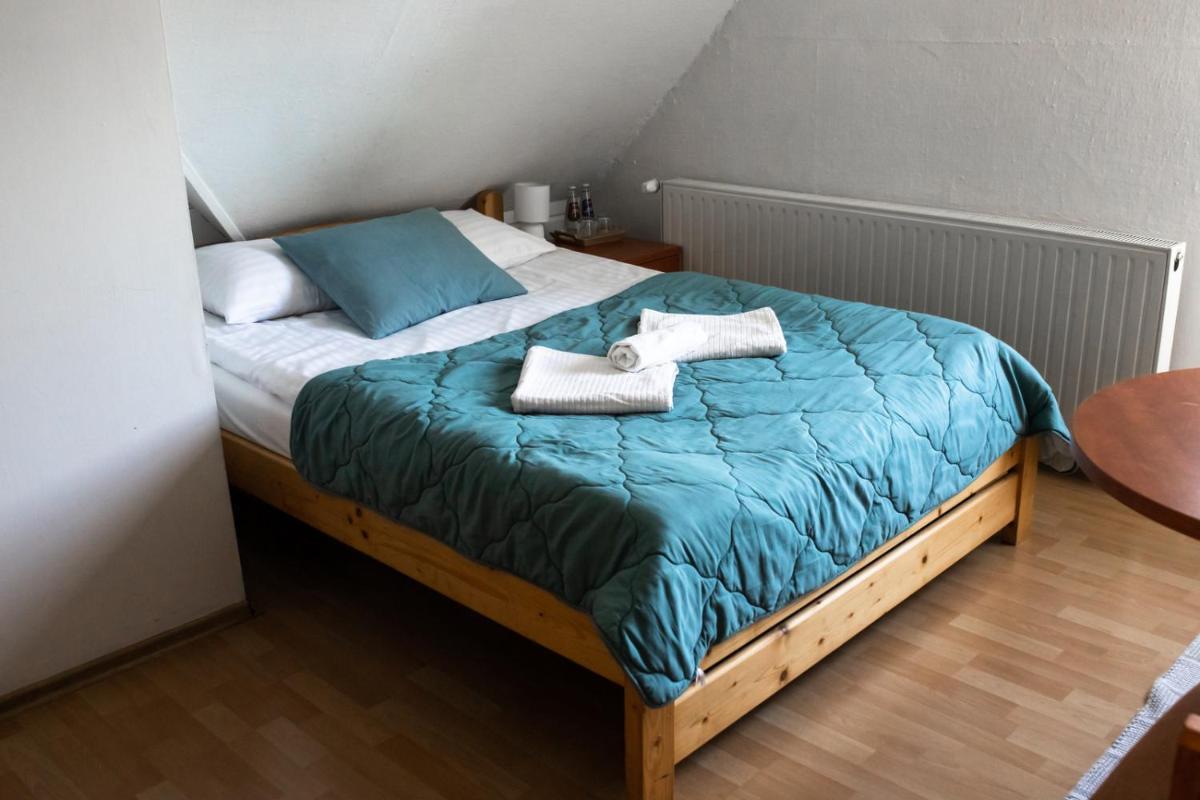 Double Room with Private Bathroom photo 3