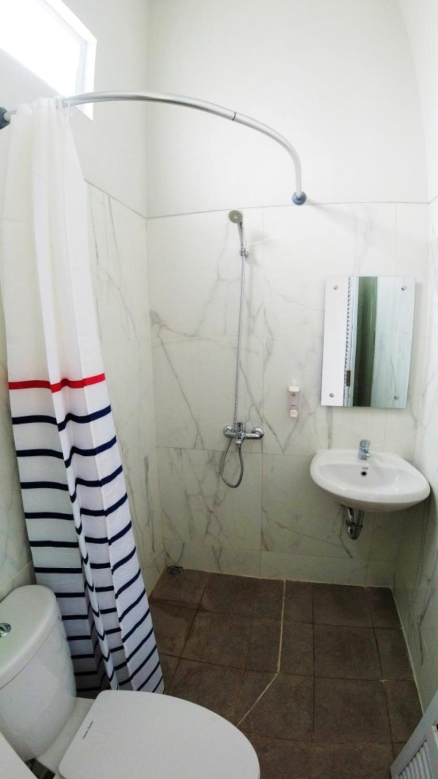 Four-Bedroom House - Photo 7