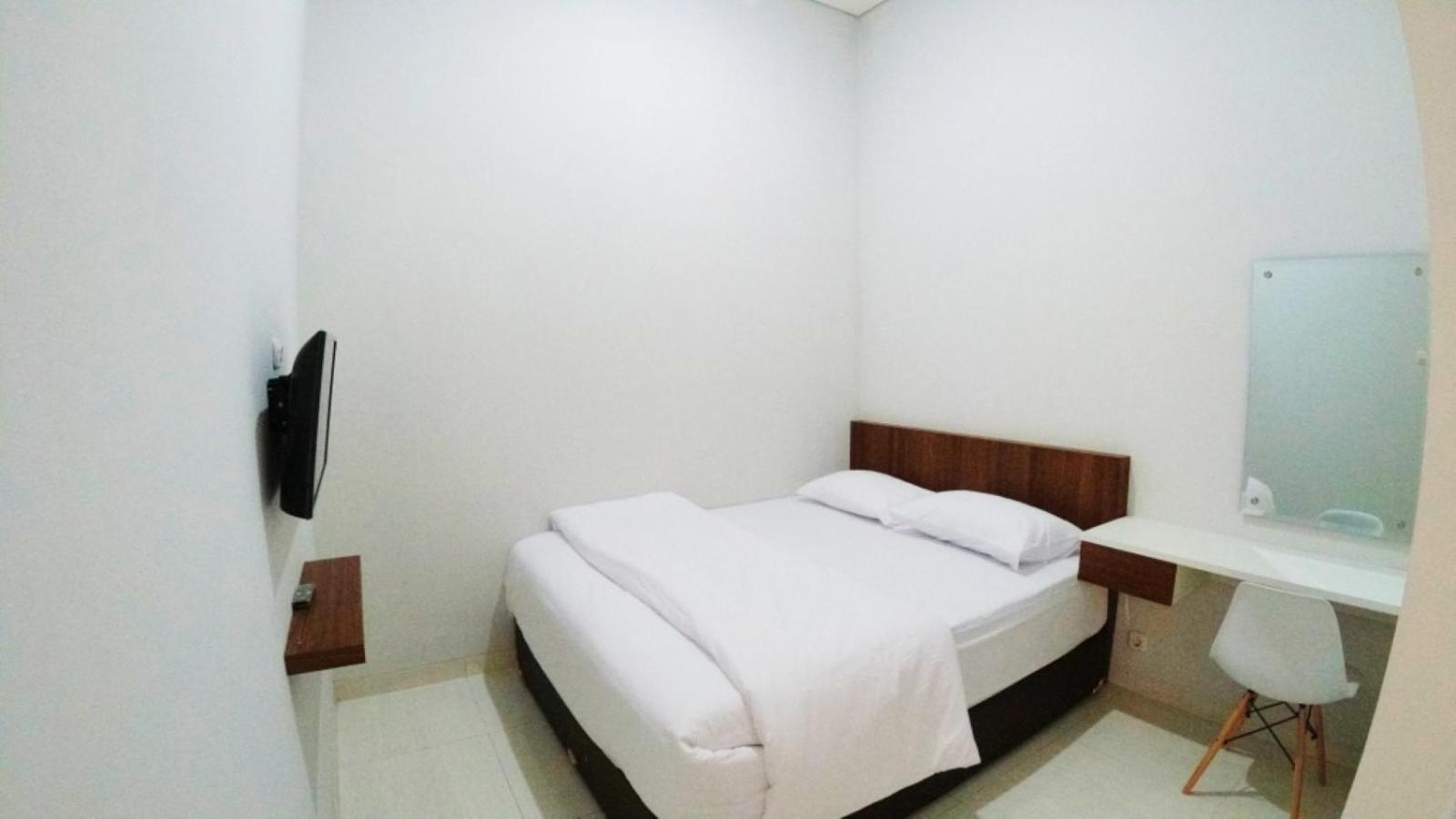 Three-Bedroom House - Photo 9