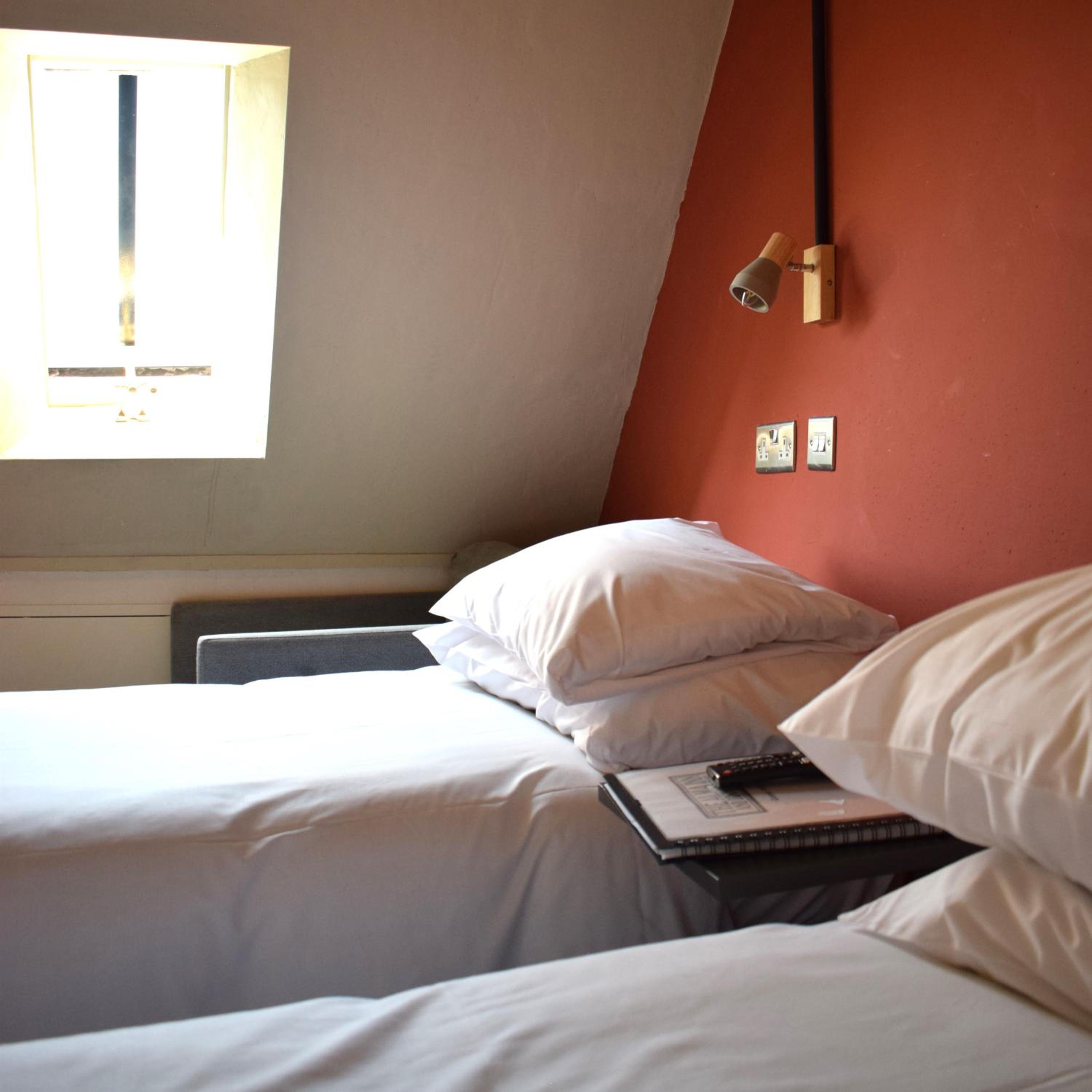 Twin Room - Photo 1