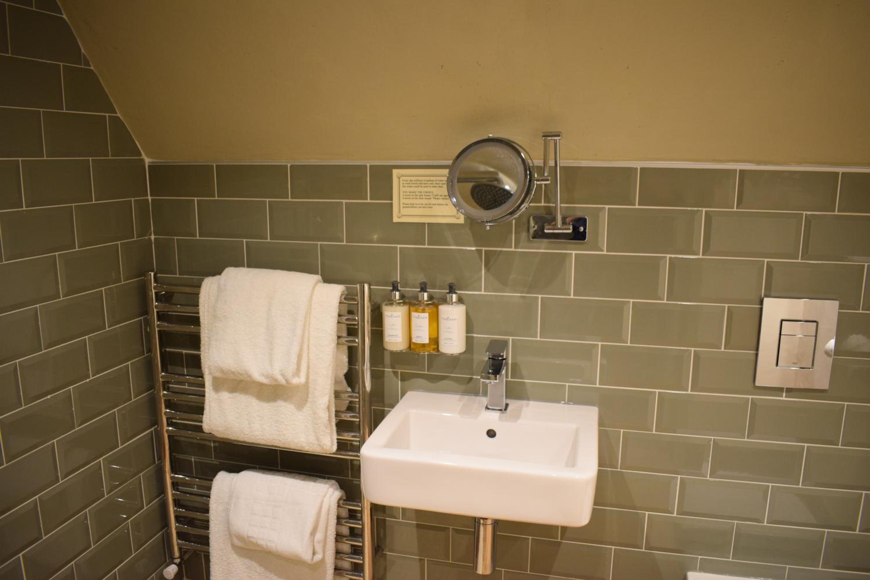 Twin Room - Photo 5