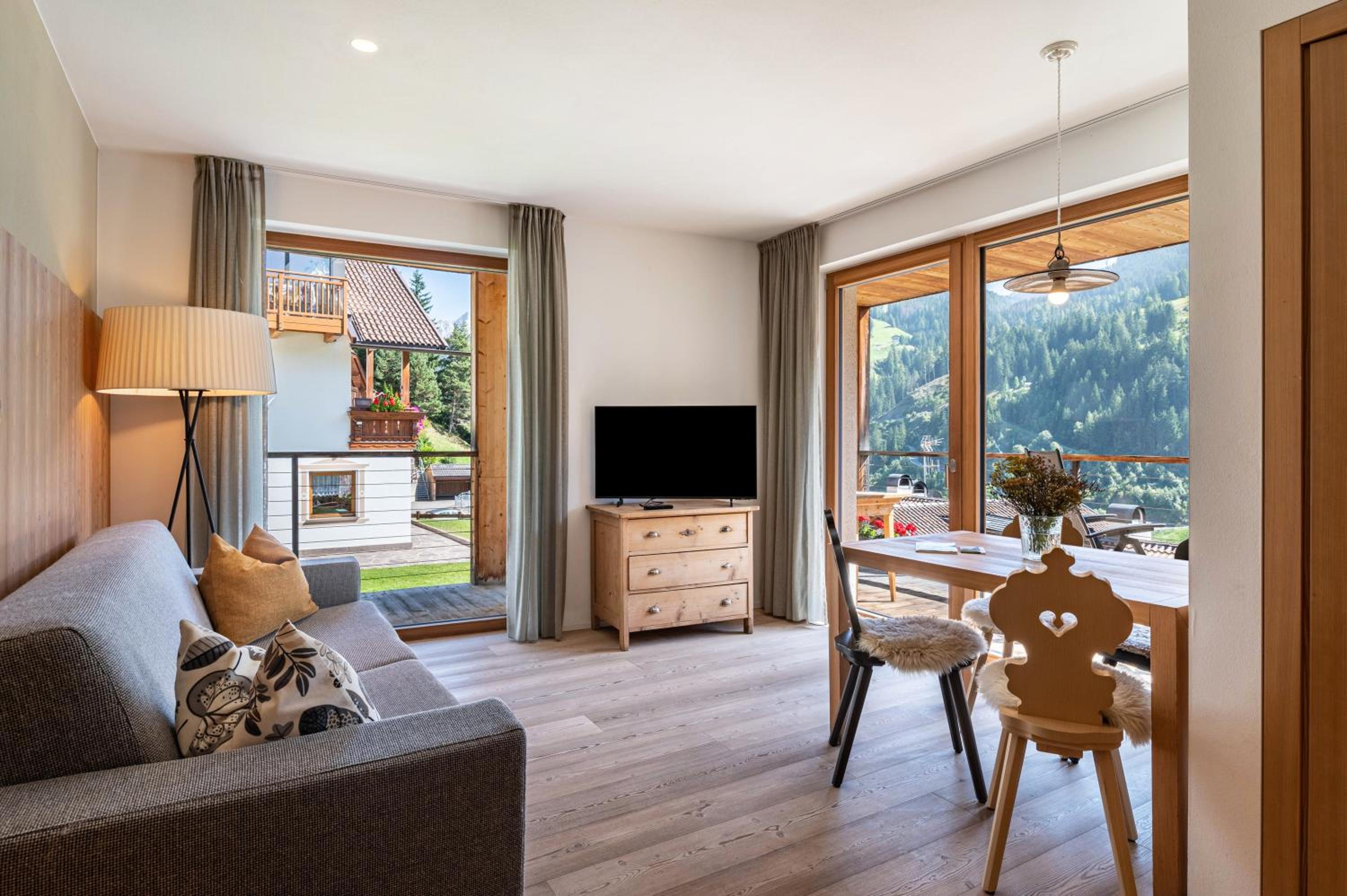 Superior One-Bedroom Apartment with Balcony