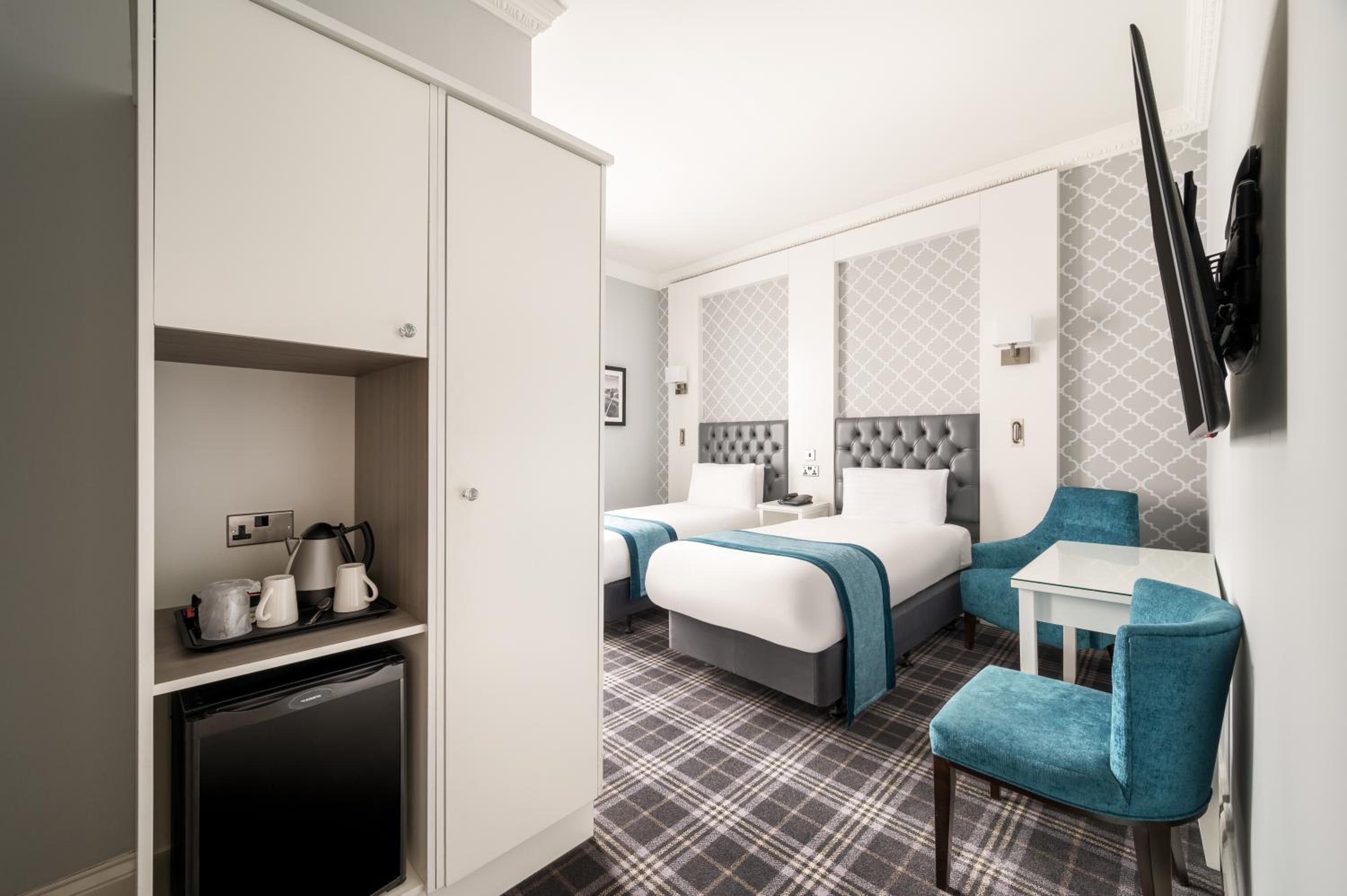 Standard Twin Room - Photo 5