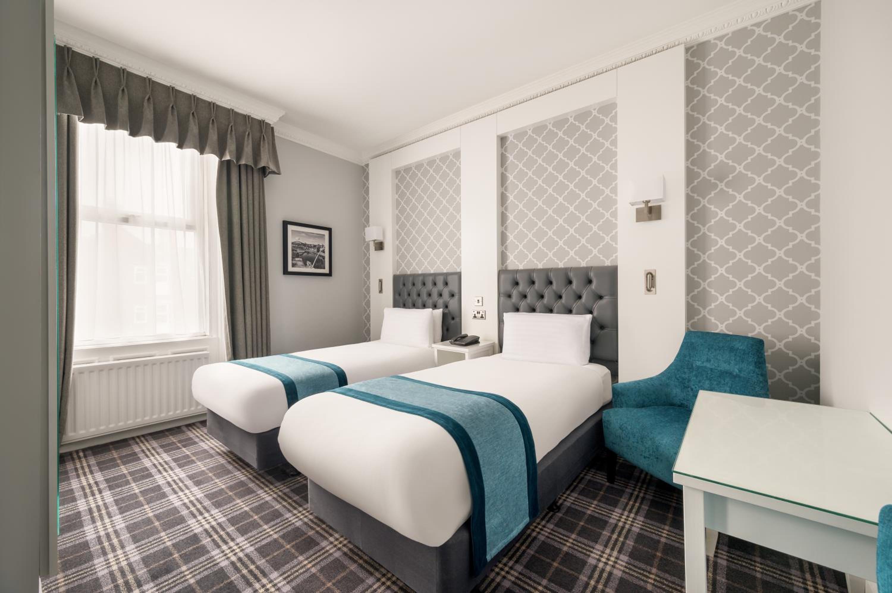 Standard Twin Room - Photo 1