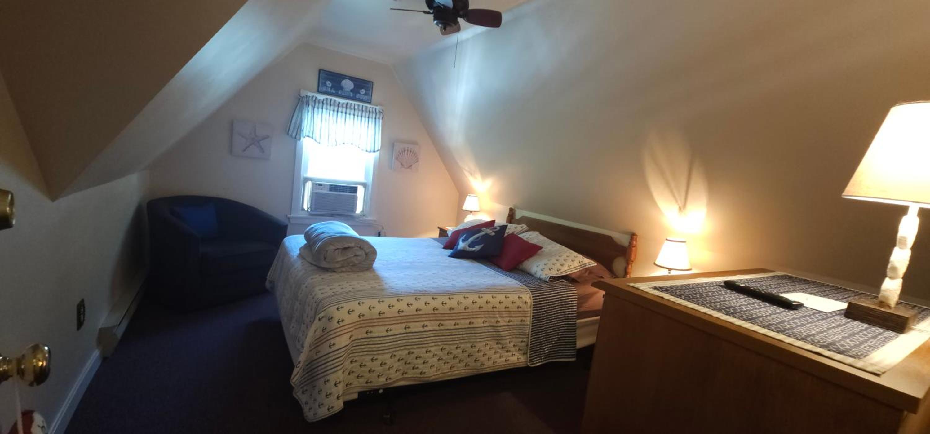 Suite - Photo 1