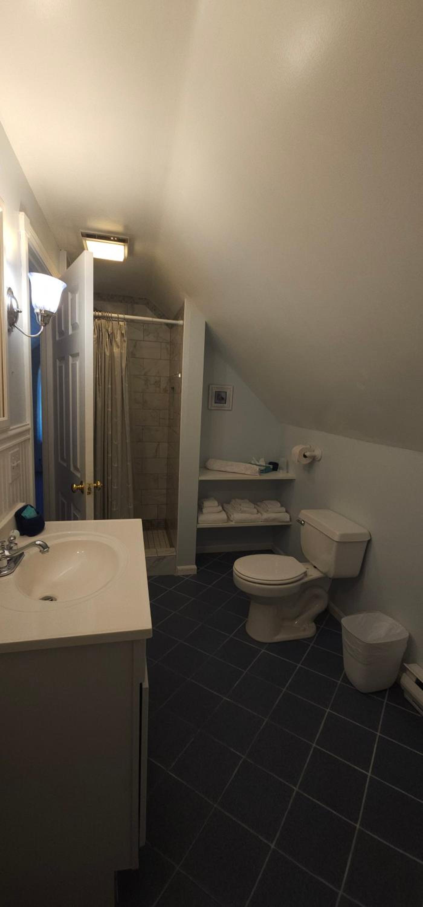Suite - Photo 3