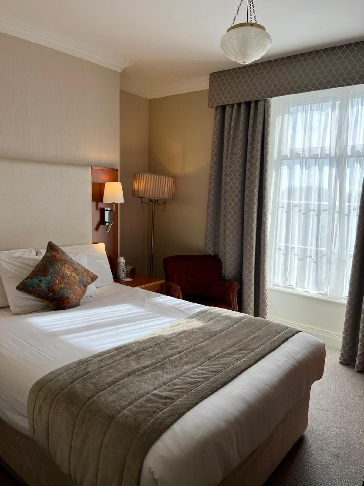 Standard Double Room - Photo 13