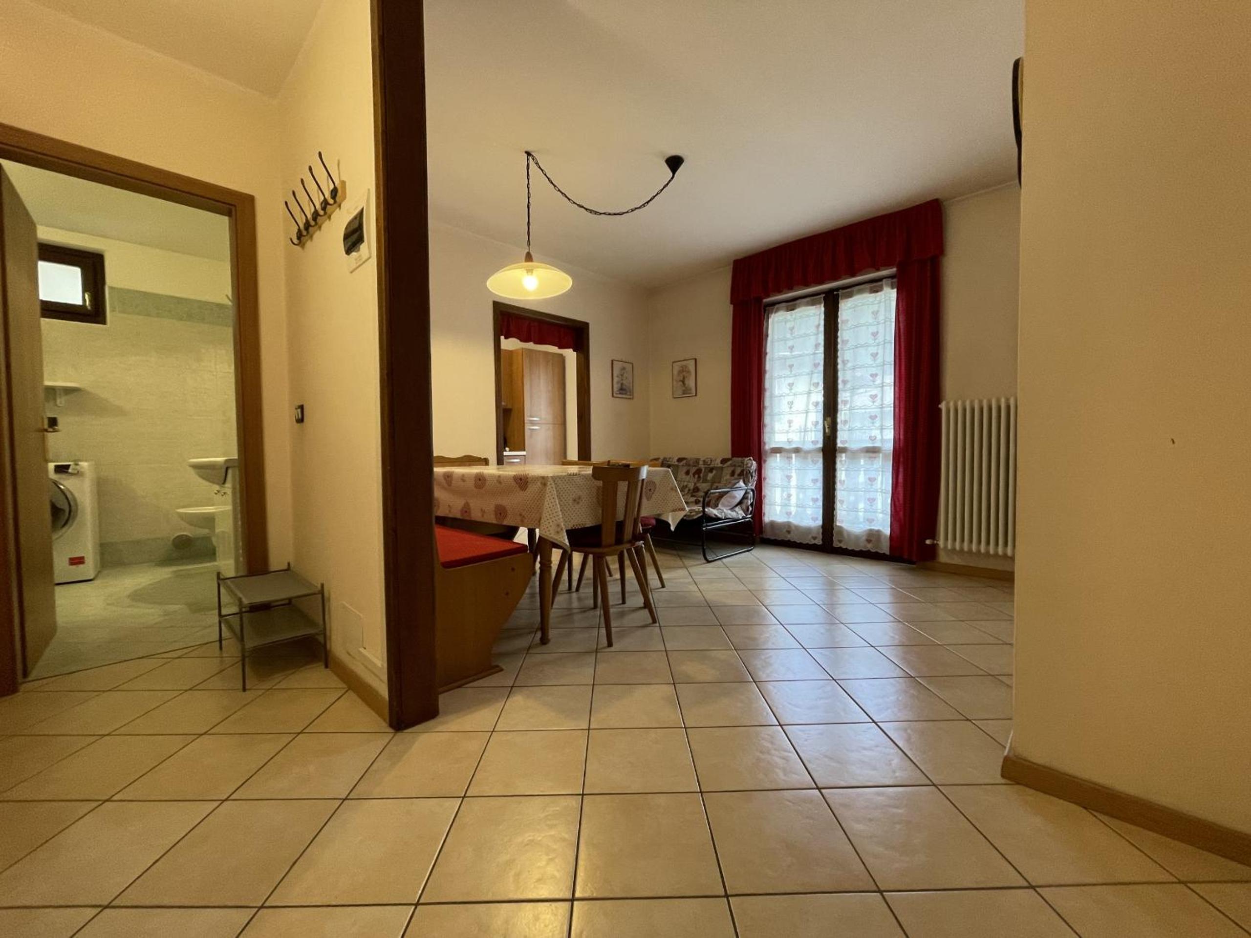 Apartment with Balcony photo 3