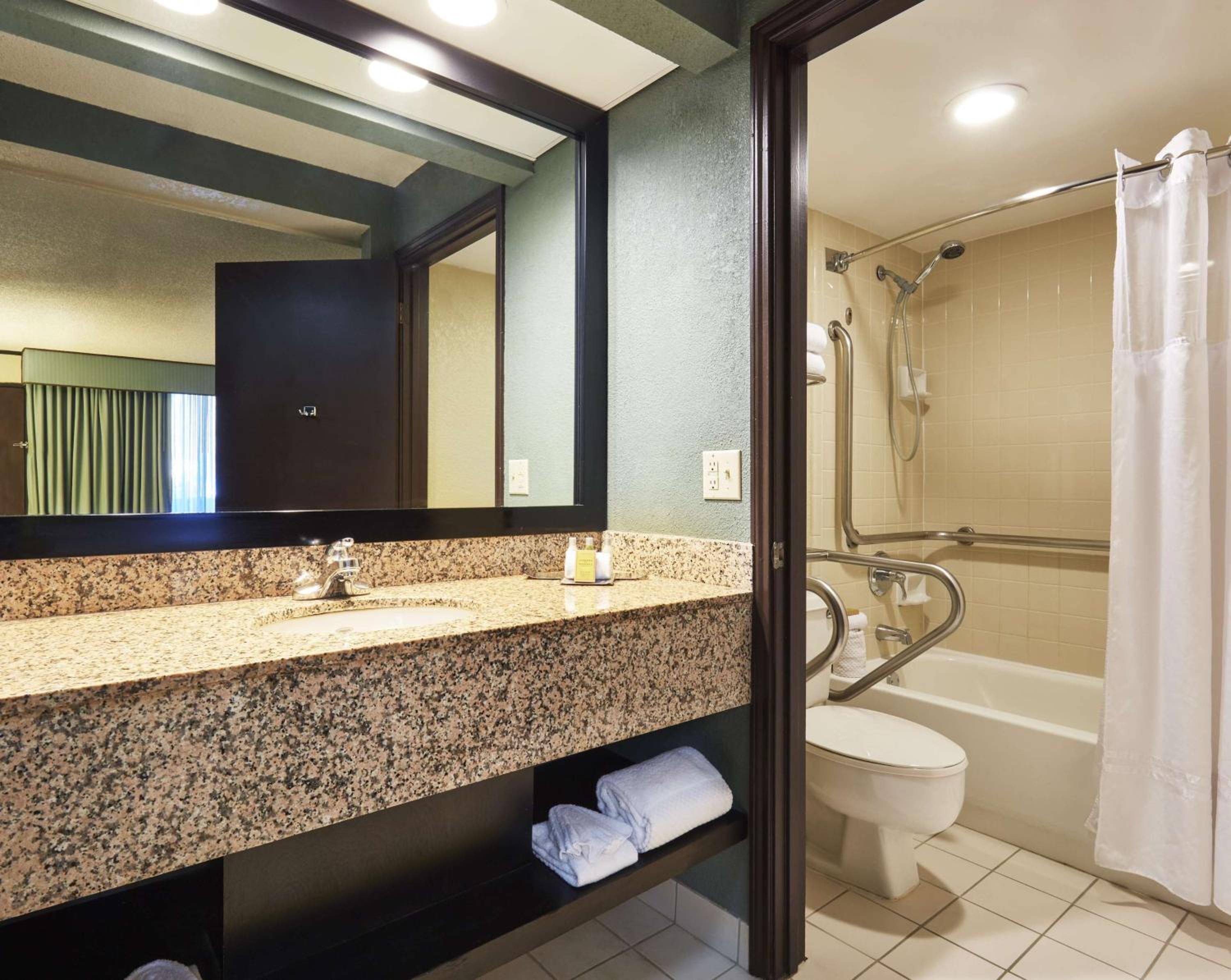 Queen Room with Two Queen Beds - Mobility Accessible