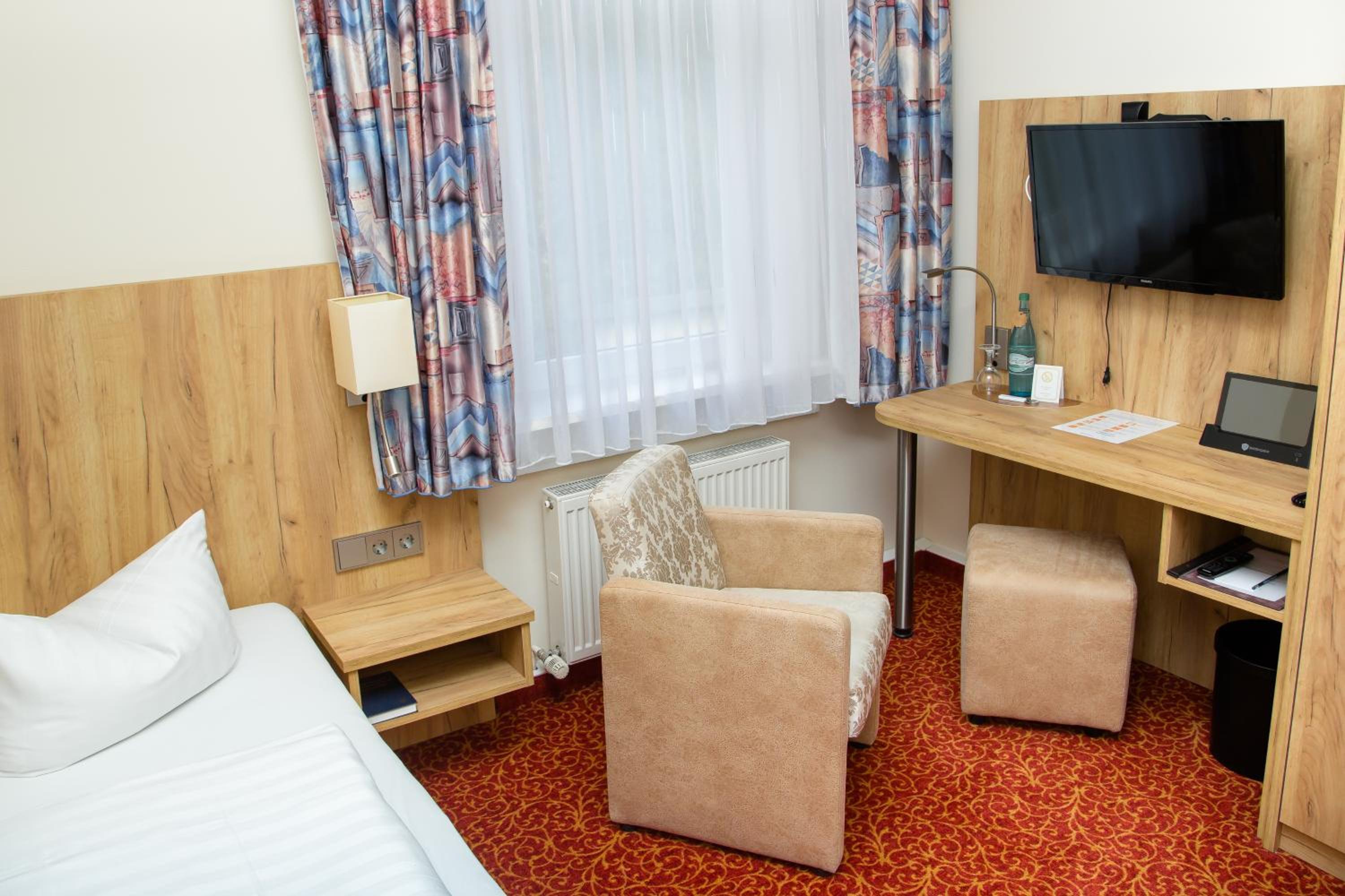 Single Room photo 2