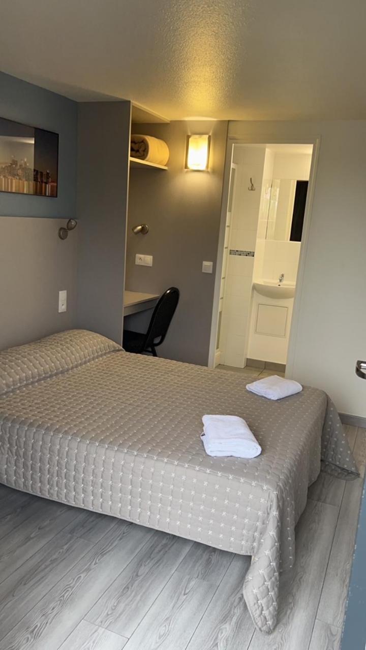 Double Room - Photo 17