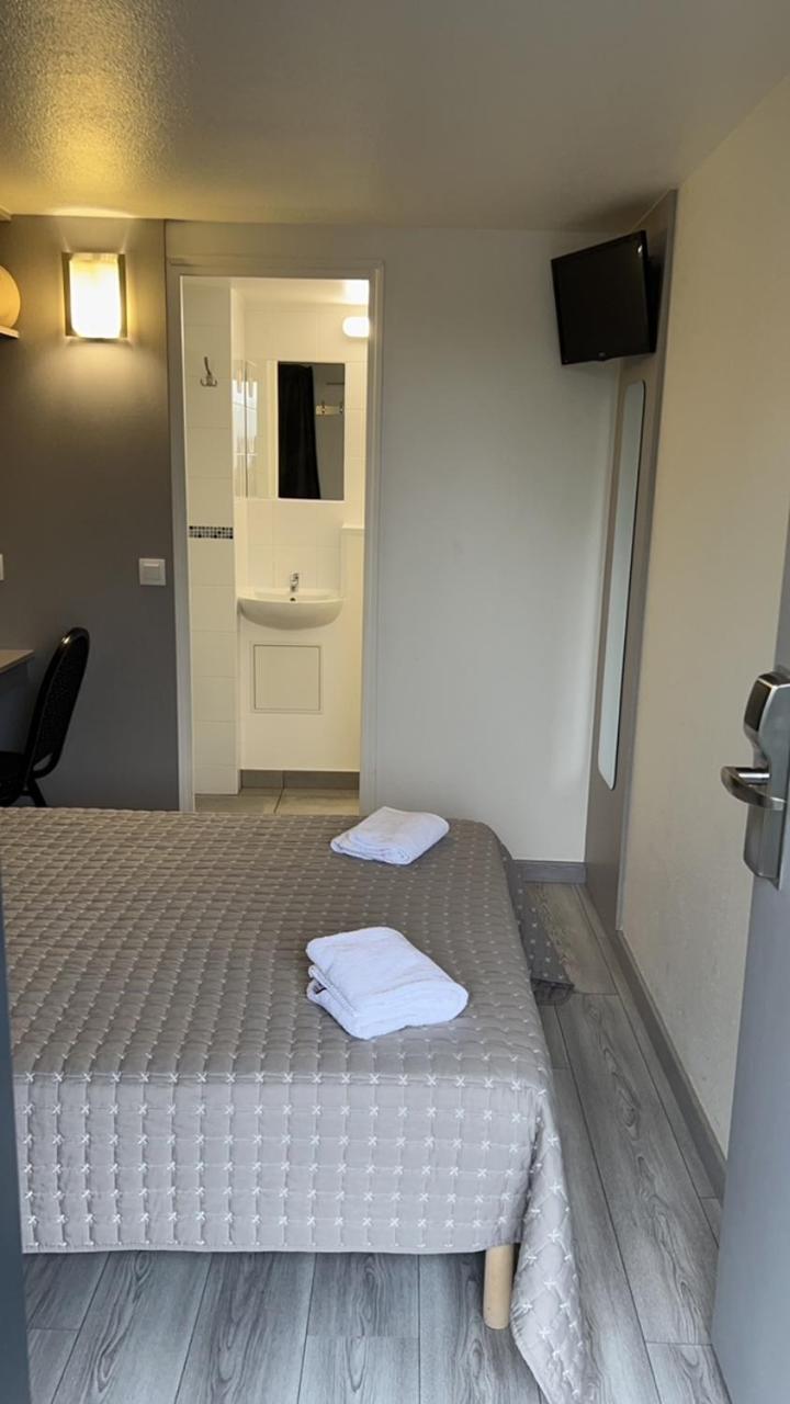 Double Room - Photo 16