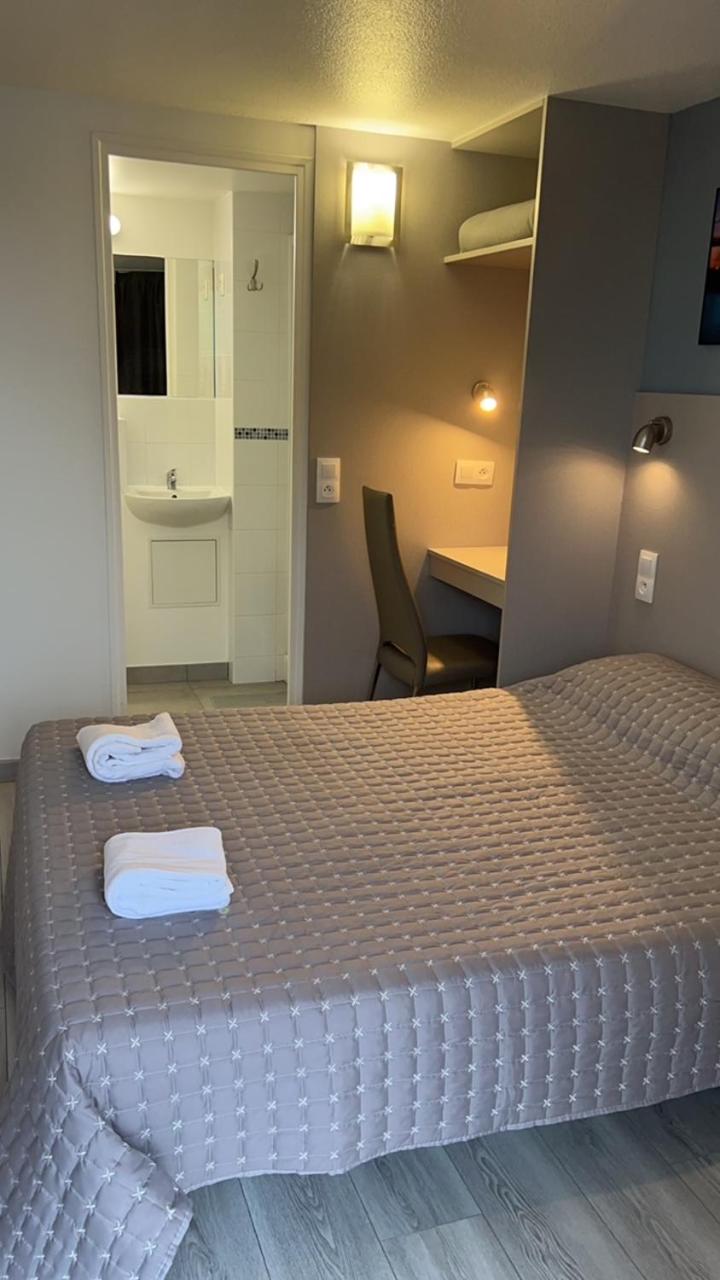 Double Room - Photo 15