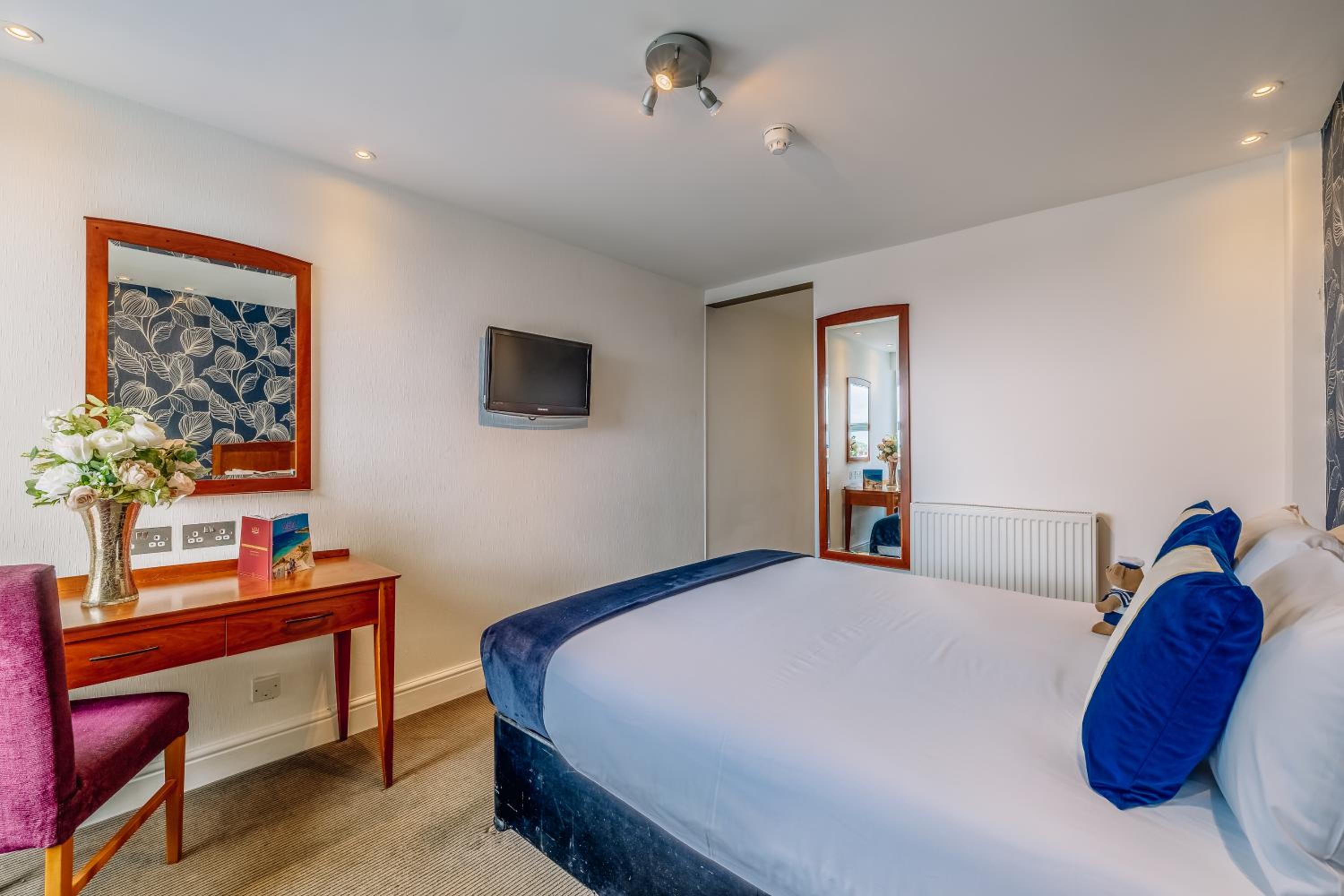 Standard Double Room - Photo 2