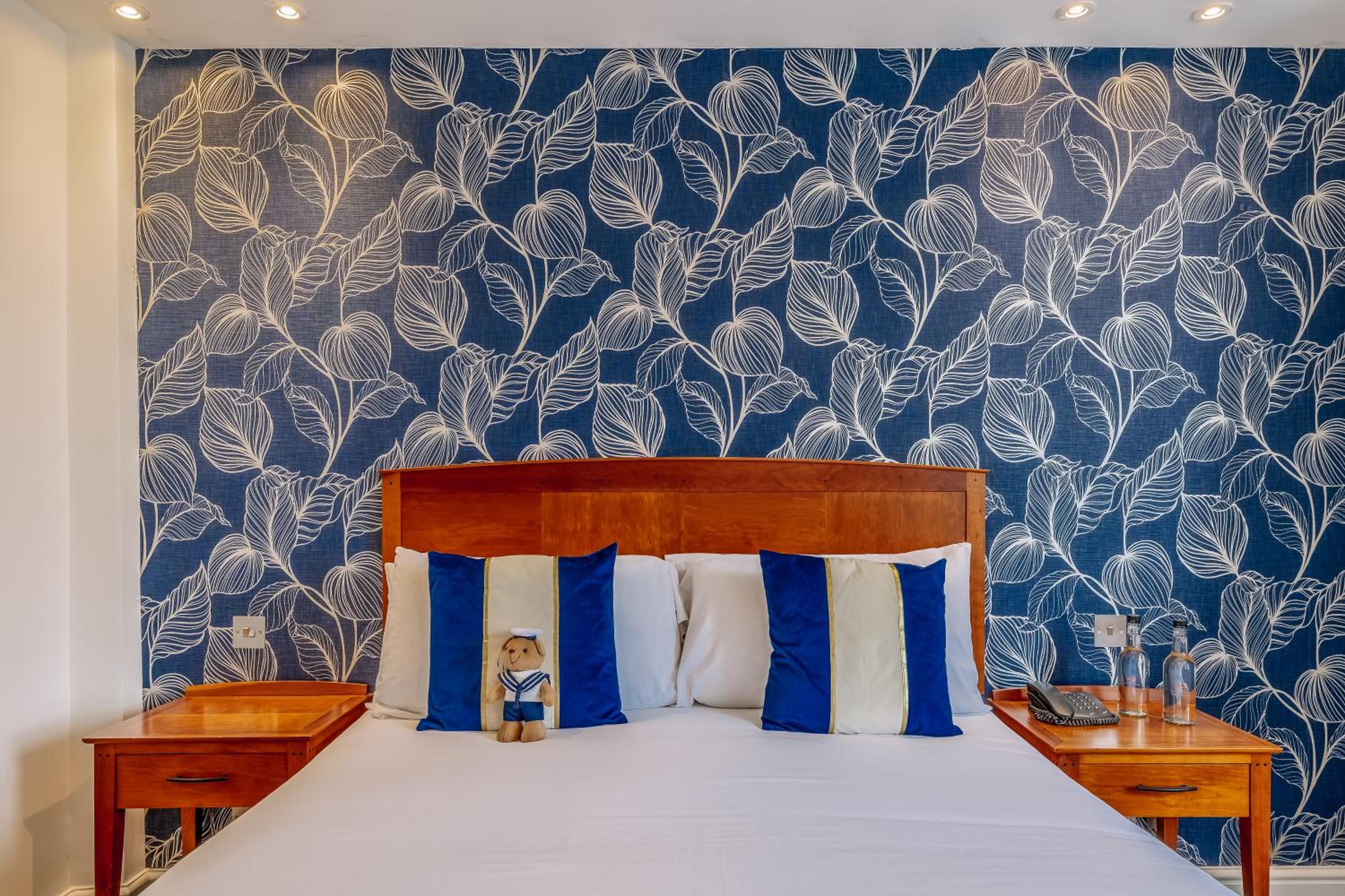 Standard Double Room - Photo 4
