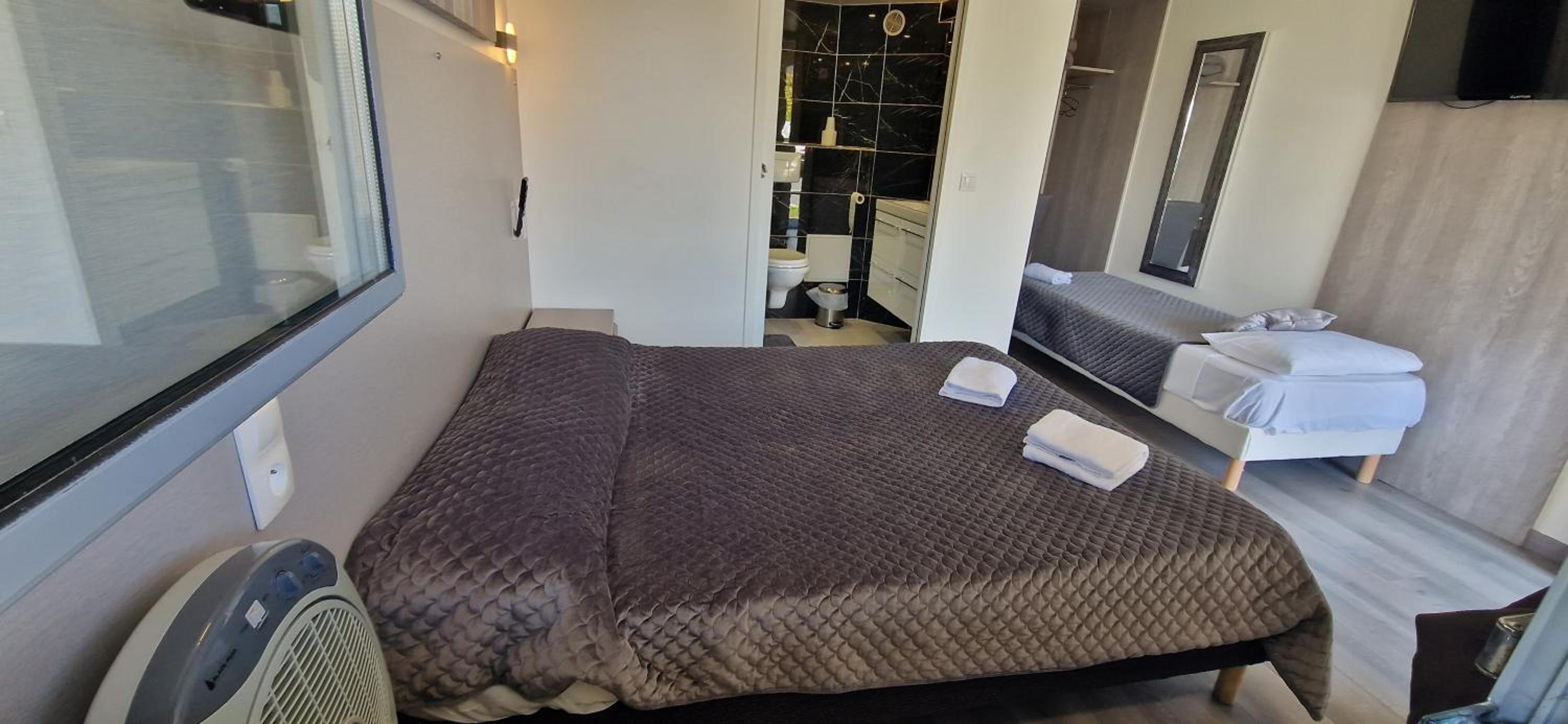 Superior Double Room - Photo 10