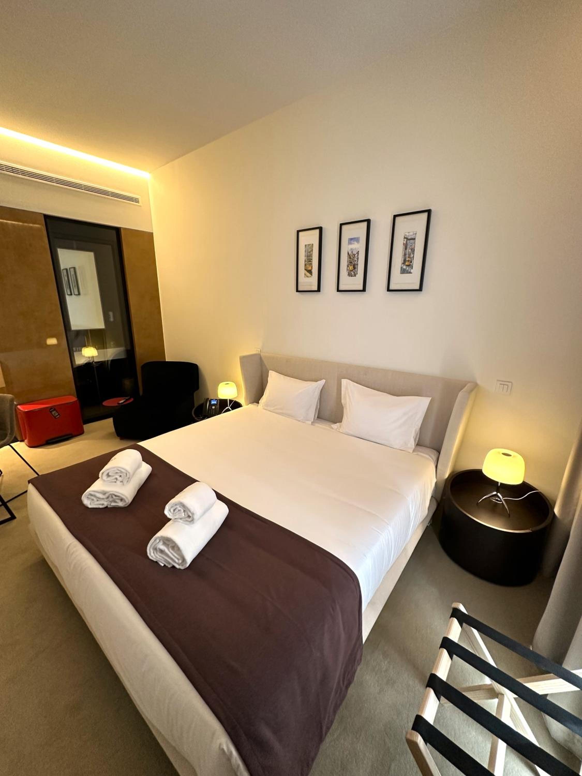 Double Room - Photo 7