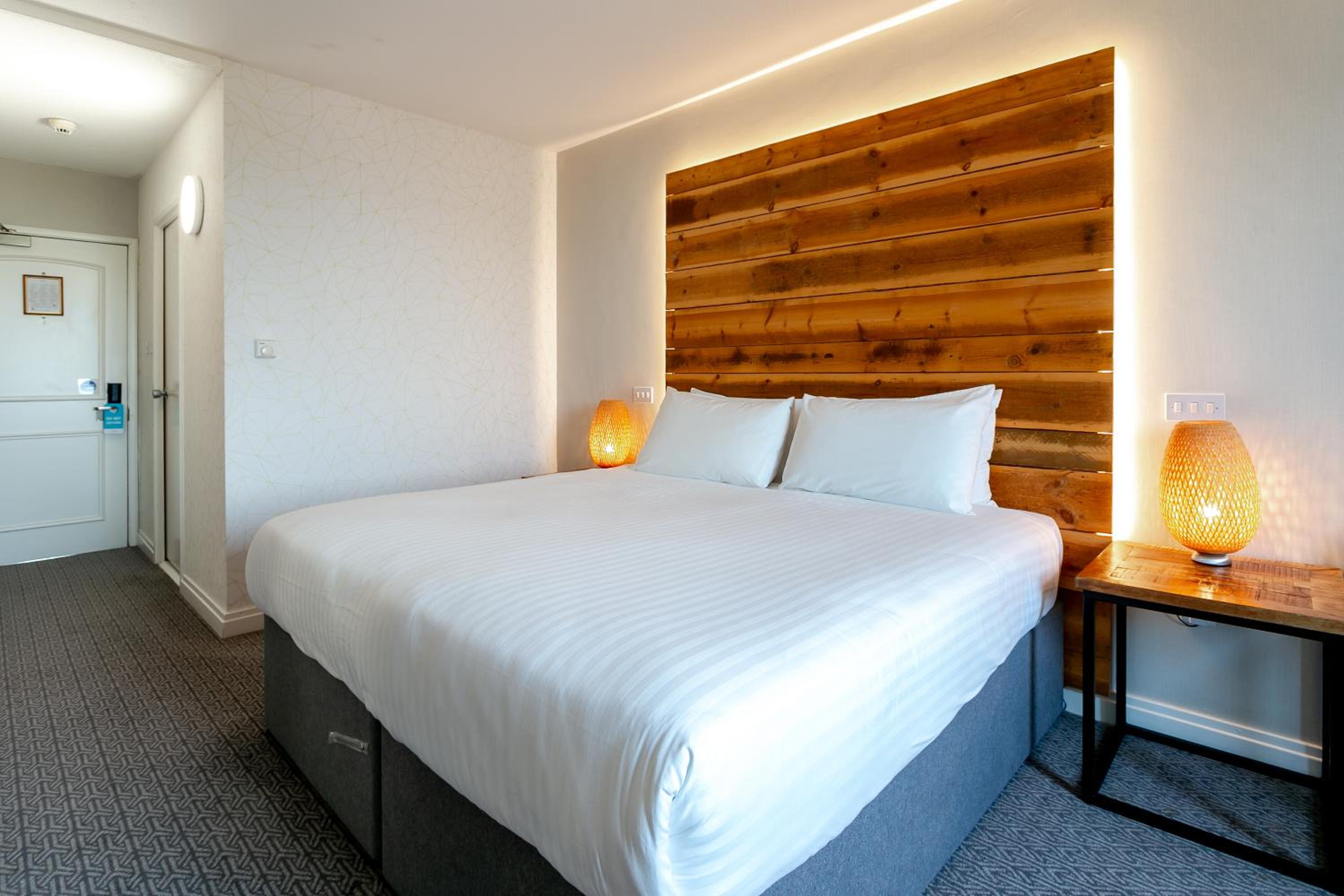 Classic Double Room - Non-Smoking - Photo 2