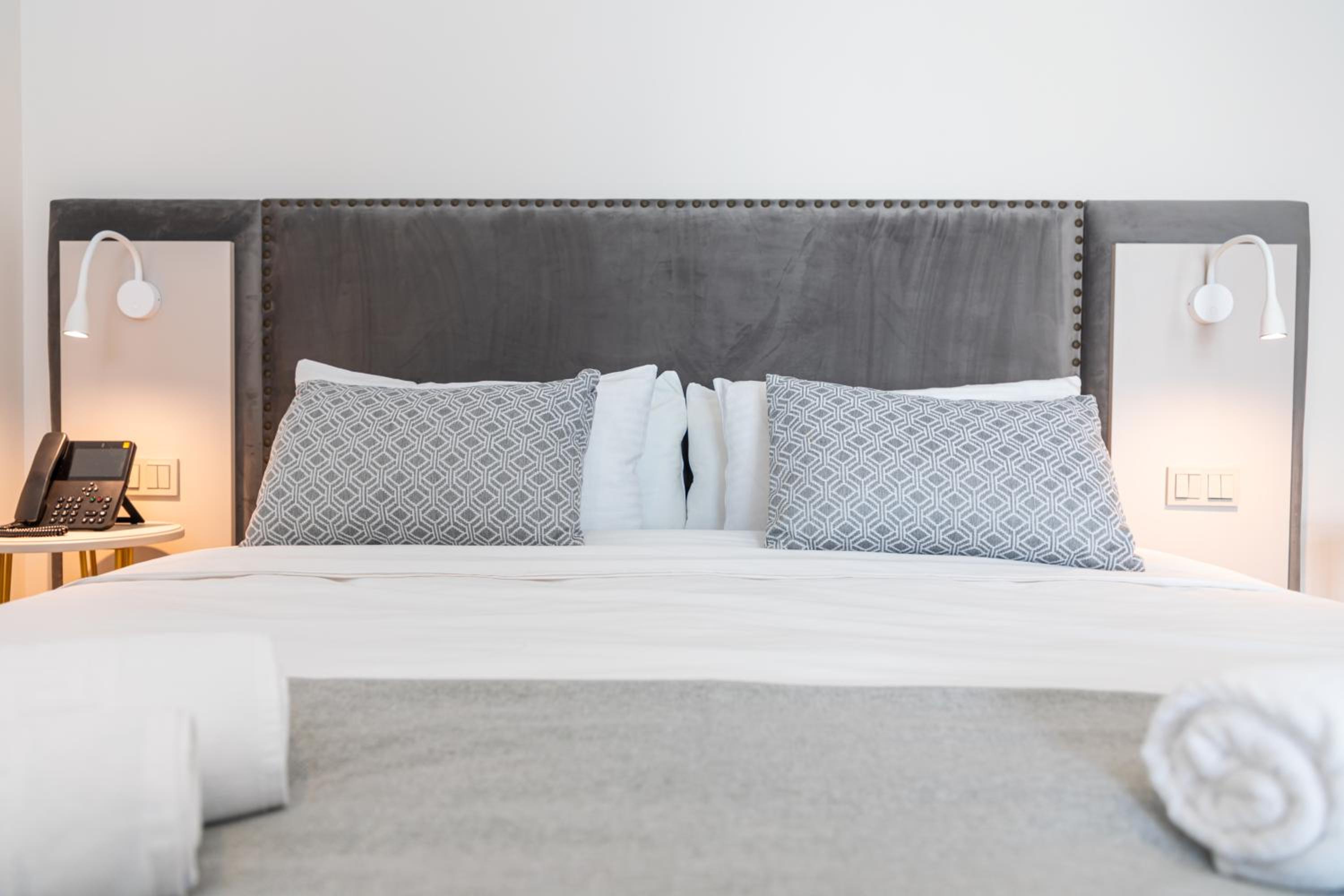 Superior Double Room with Terrace - Photo 8