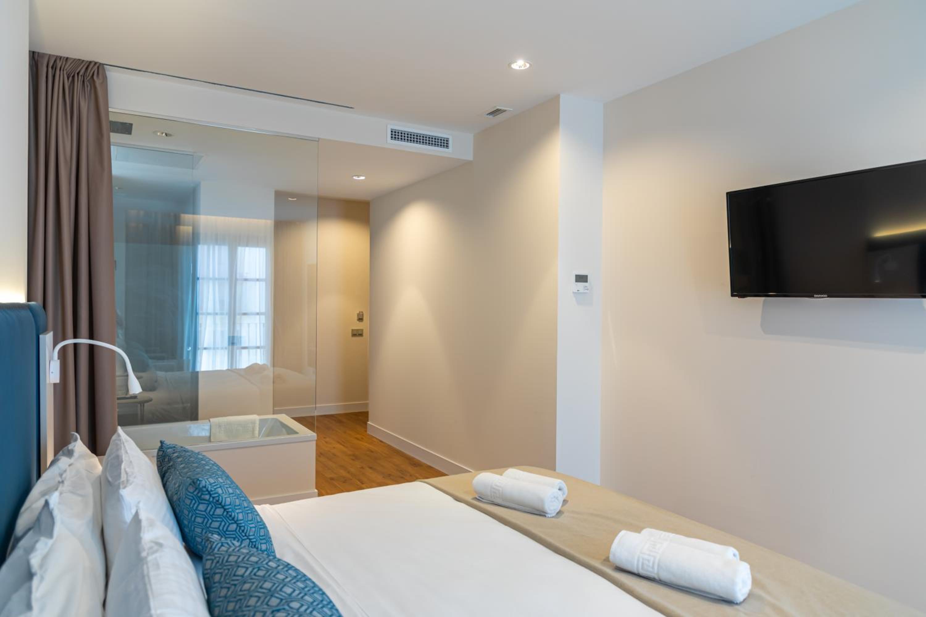 Double Room - Photo 20