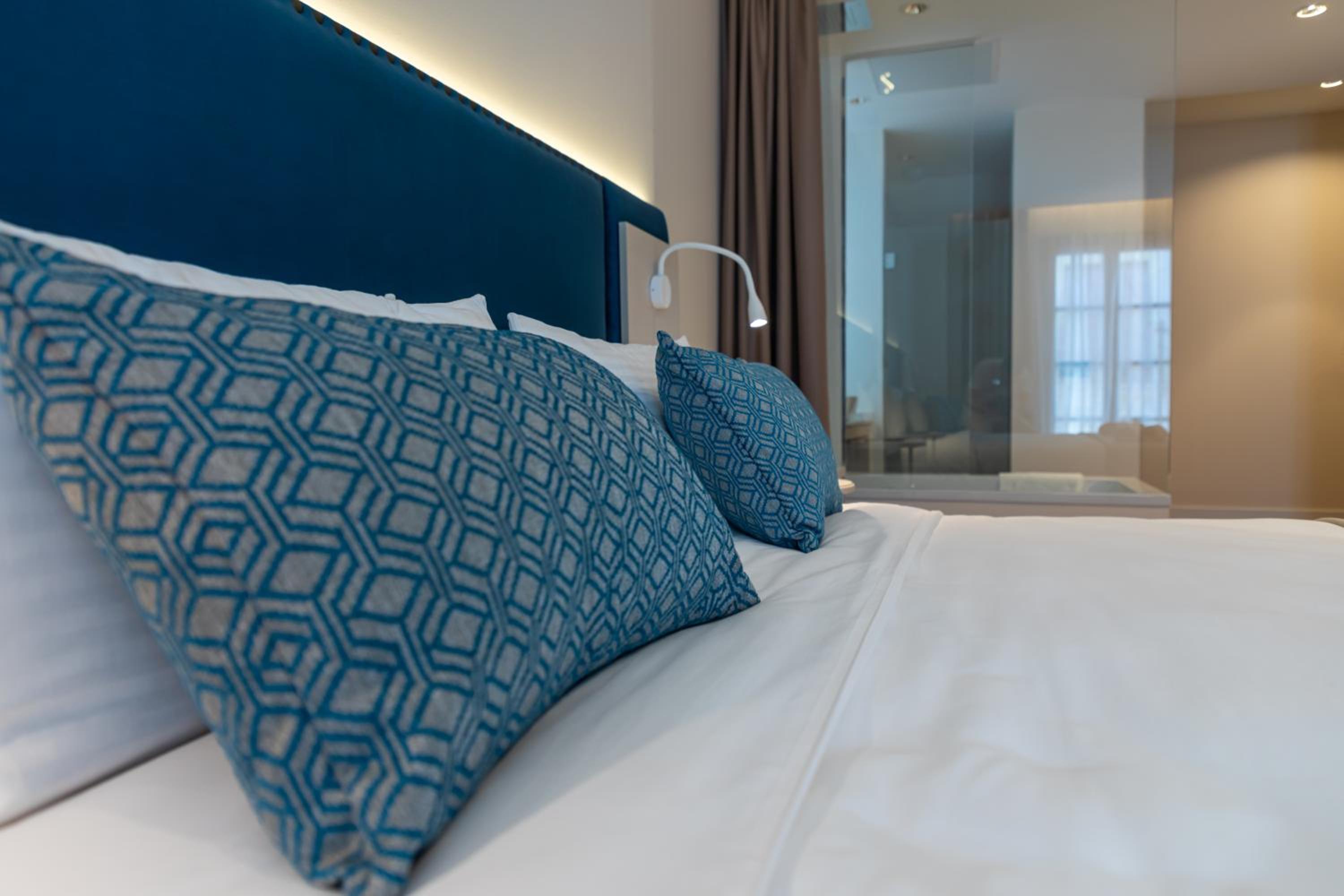 Double Room - Photo 19