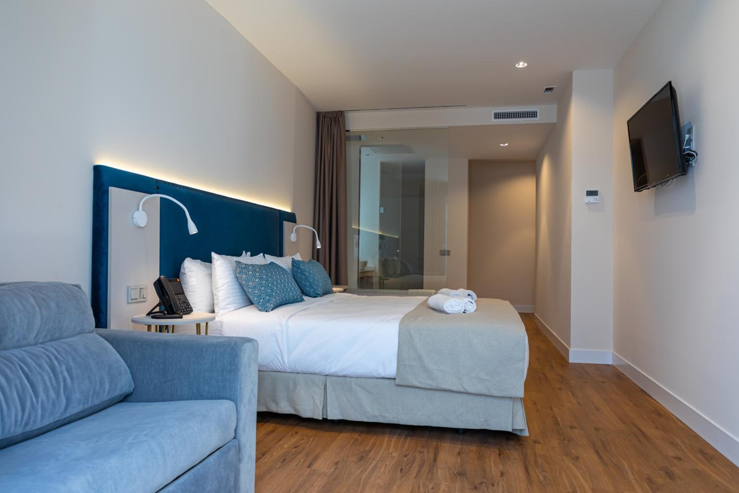 Double Room - Photo 4