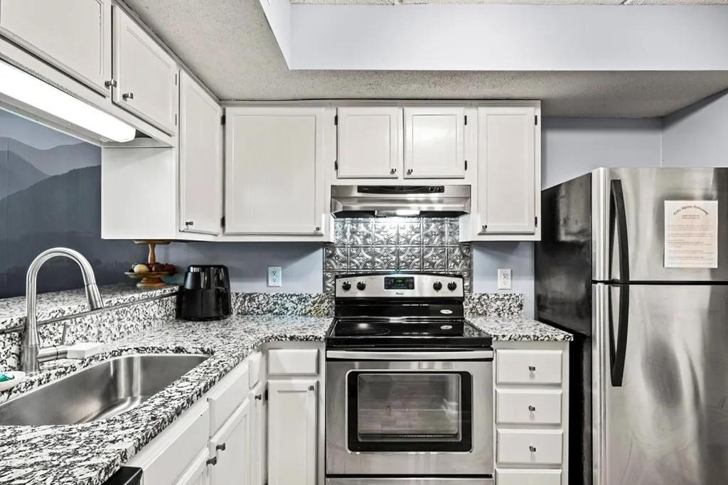 Two-Bedroom Apartment photo 2