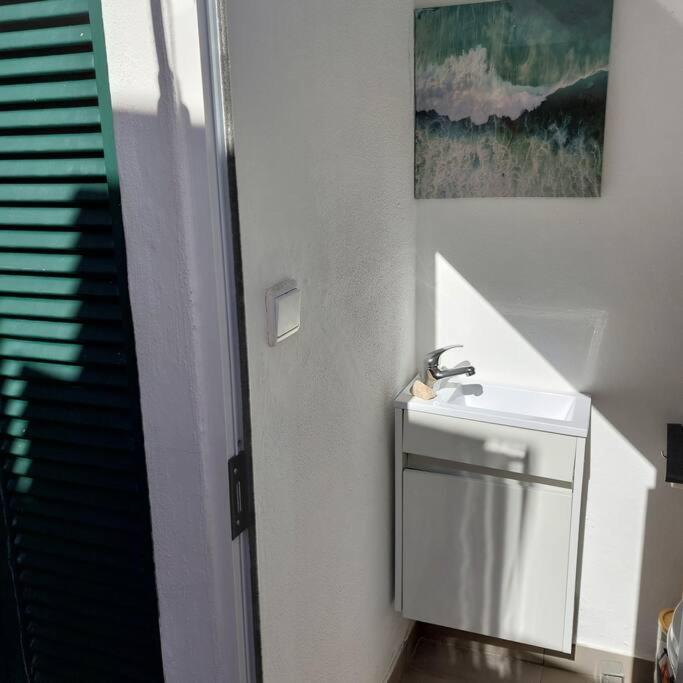 Three-Bedroom House photo 3