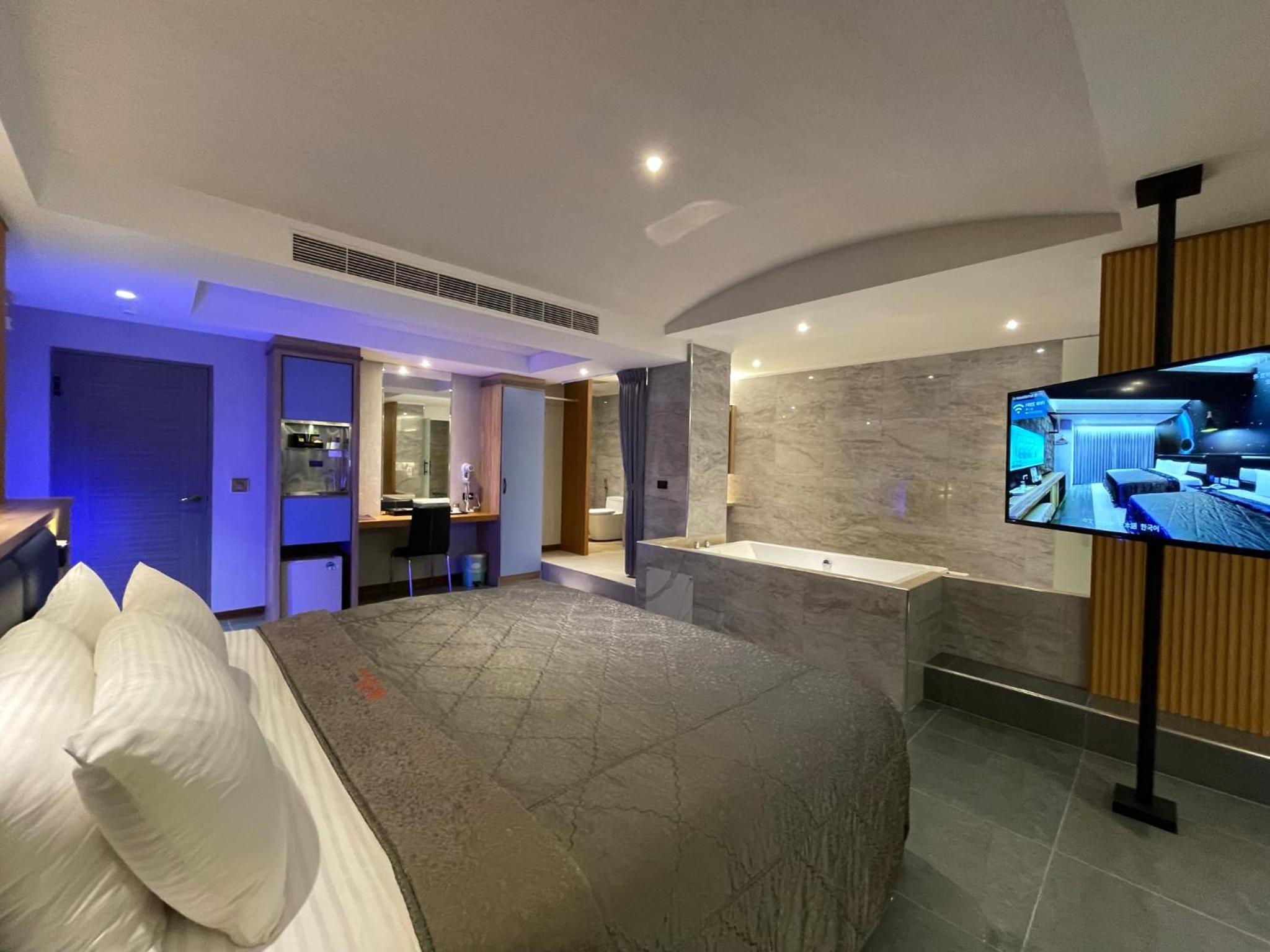 Superior King Room photo 3