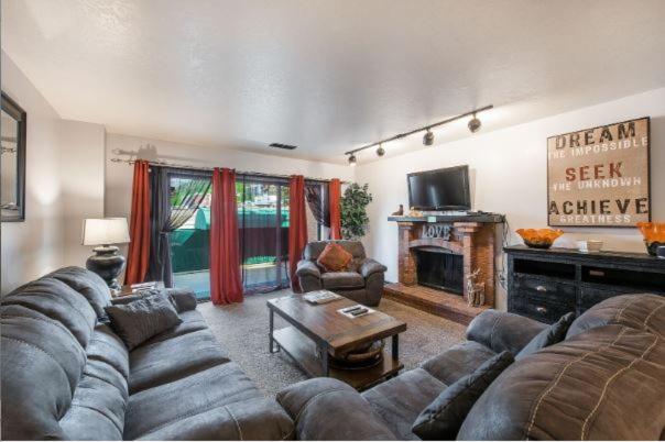 4 bedroom Condominium apartment