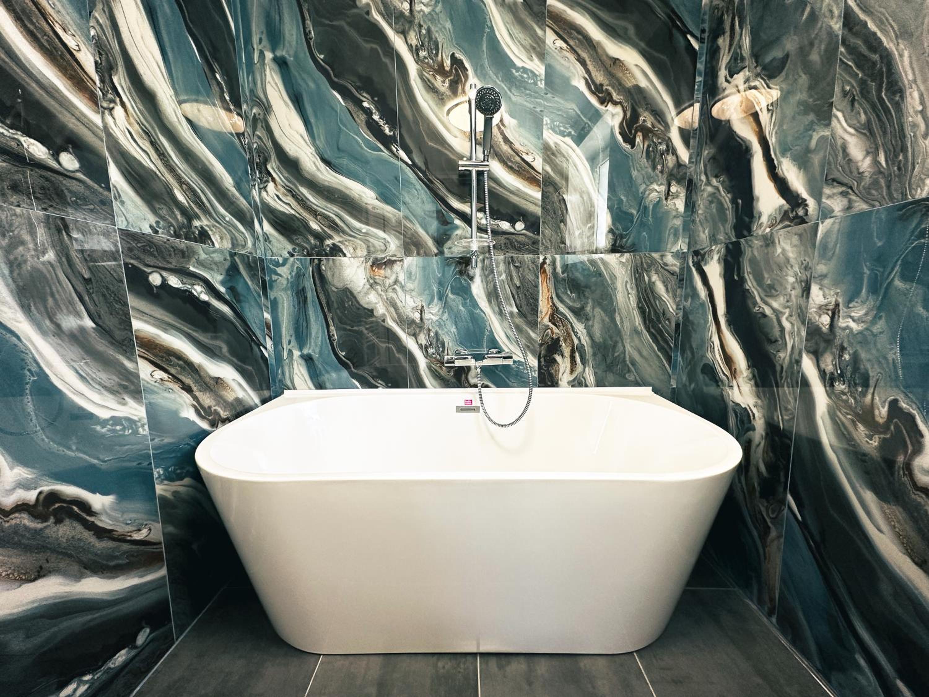 Studio Apartment with Bathtub photo 3