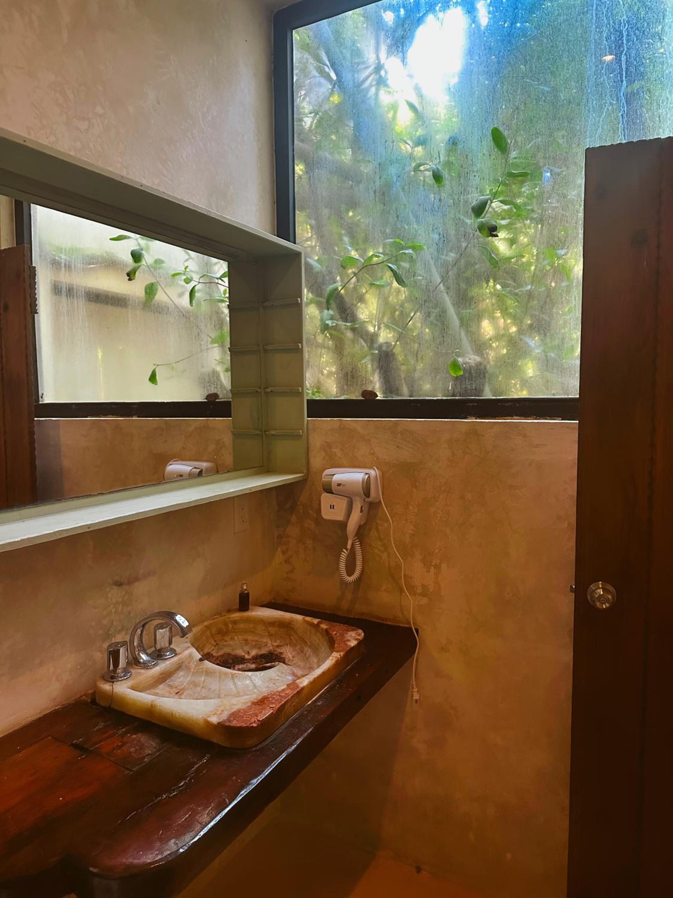 Three-Bedroom Deluxe Apartment - Photo 35