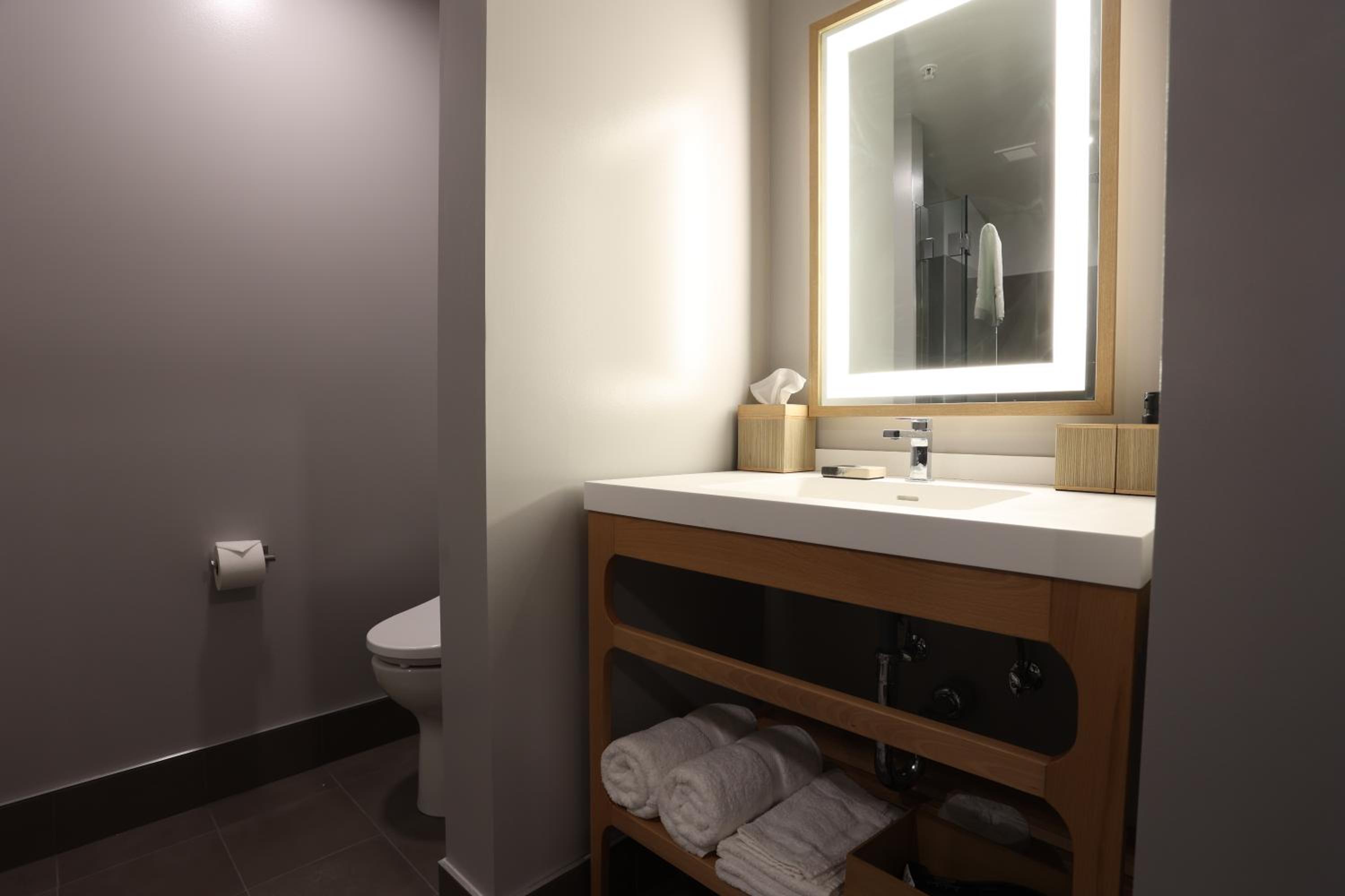 Standard Queen Room - Photo 4