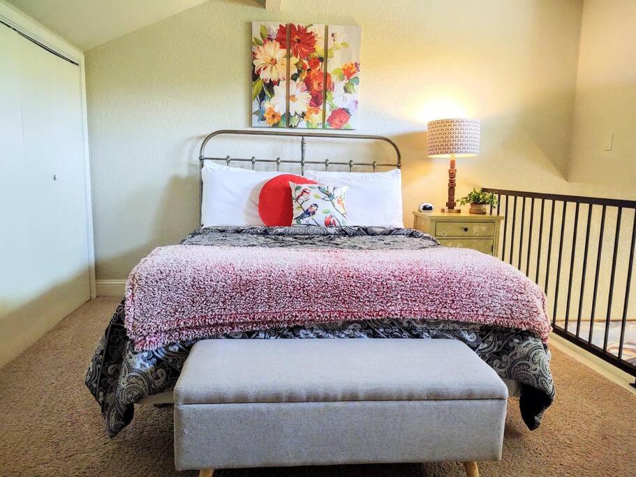 Two-Bedroom House - Photo 13