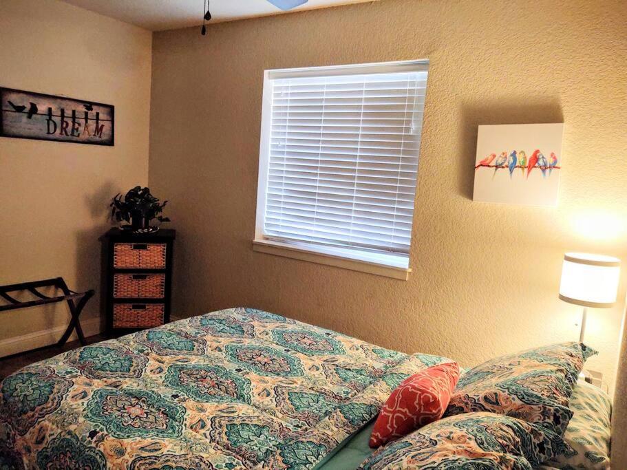 Two-Bedroom House - Photo 19
