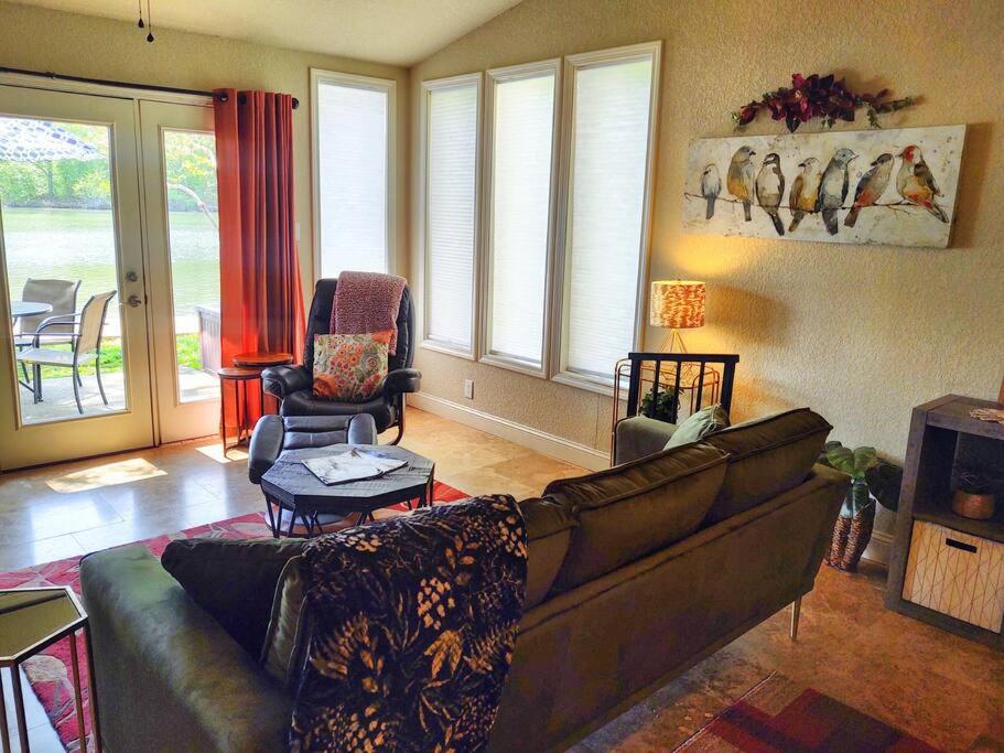 Two-Bedroom House - Photo 20