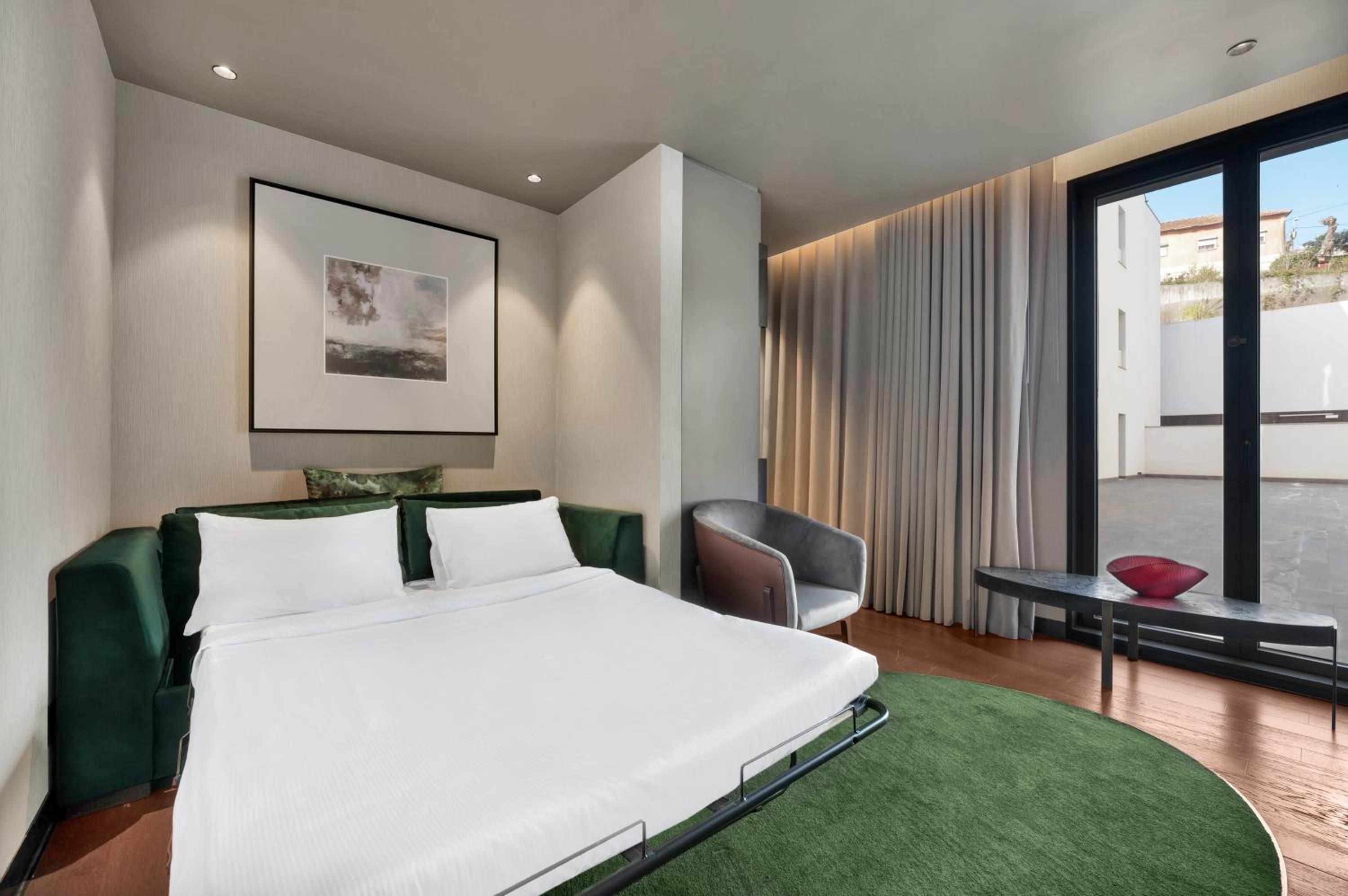 One-Bedroom King Suite - Photo 13