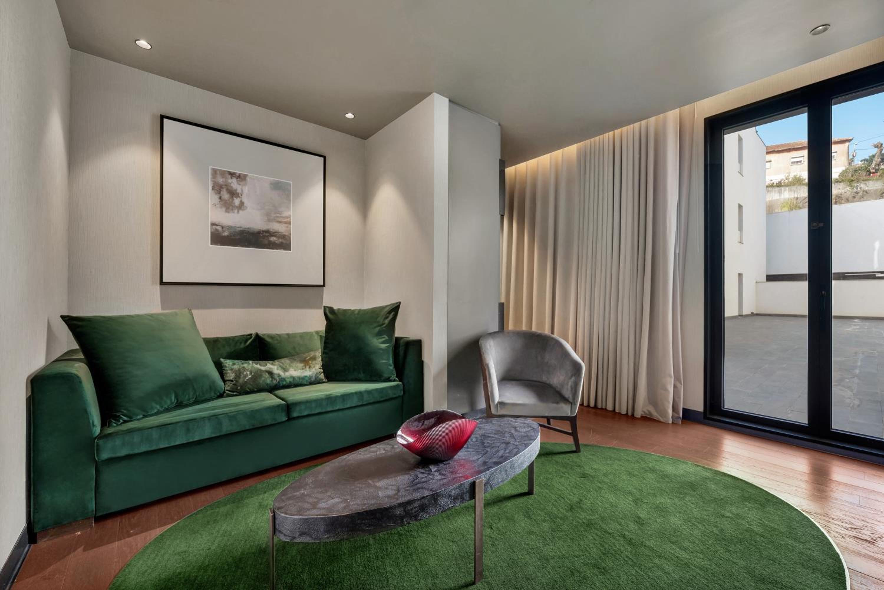 One-Bedroom King Suite - Photo 10