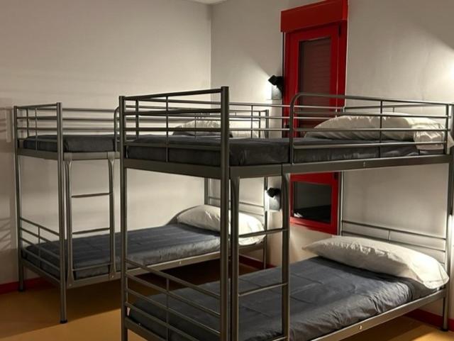 18-Bed Mixed Dormitory Room photo 3