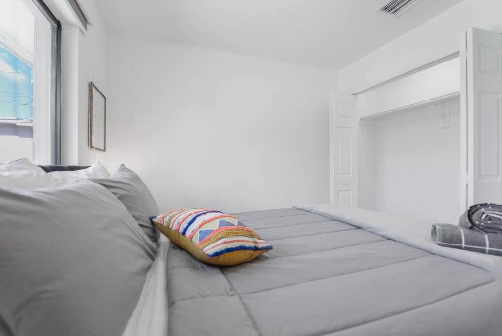 Three-Bedroom House photo 2