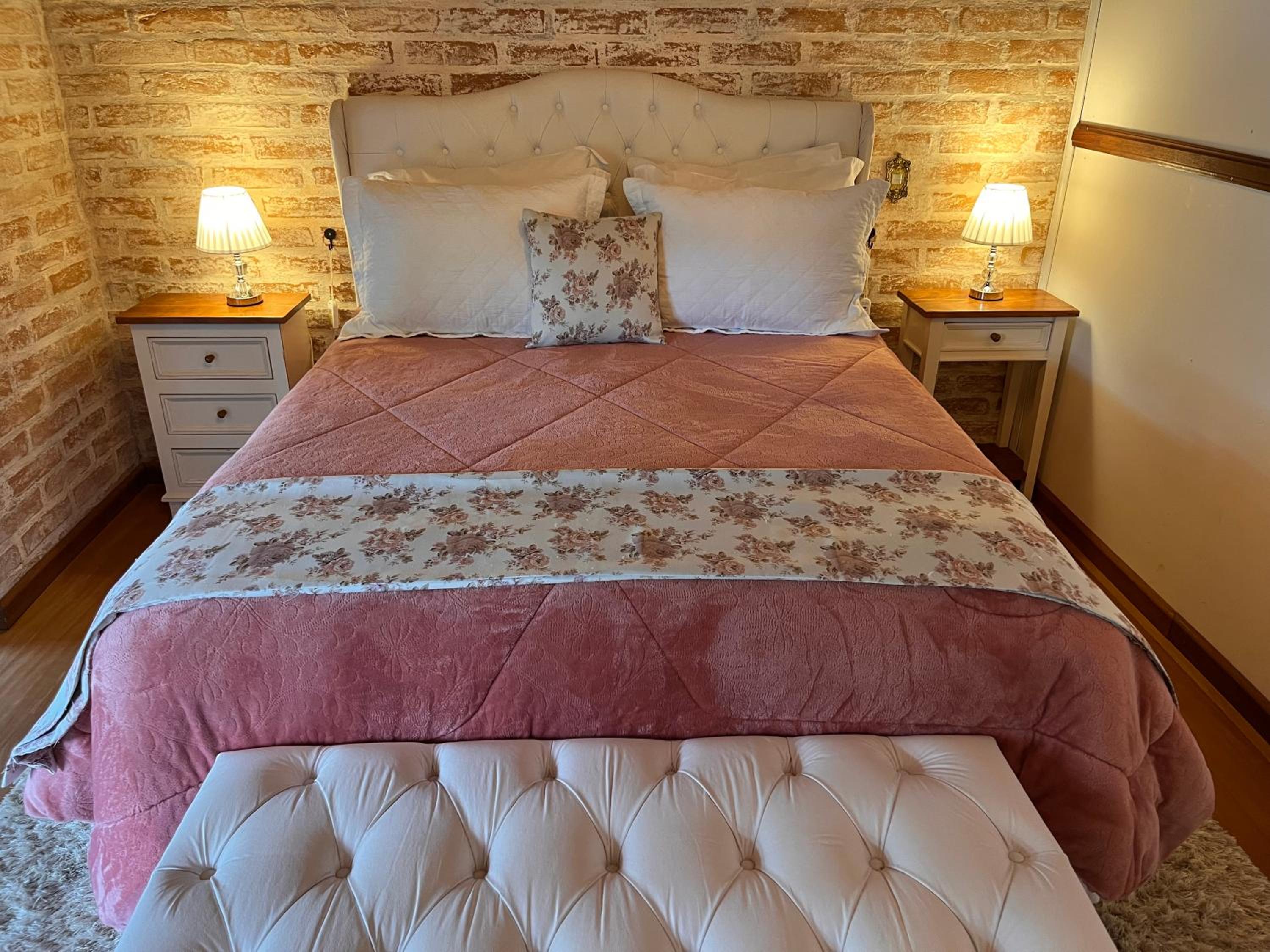 Queen Room with Spa Bath photo 2