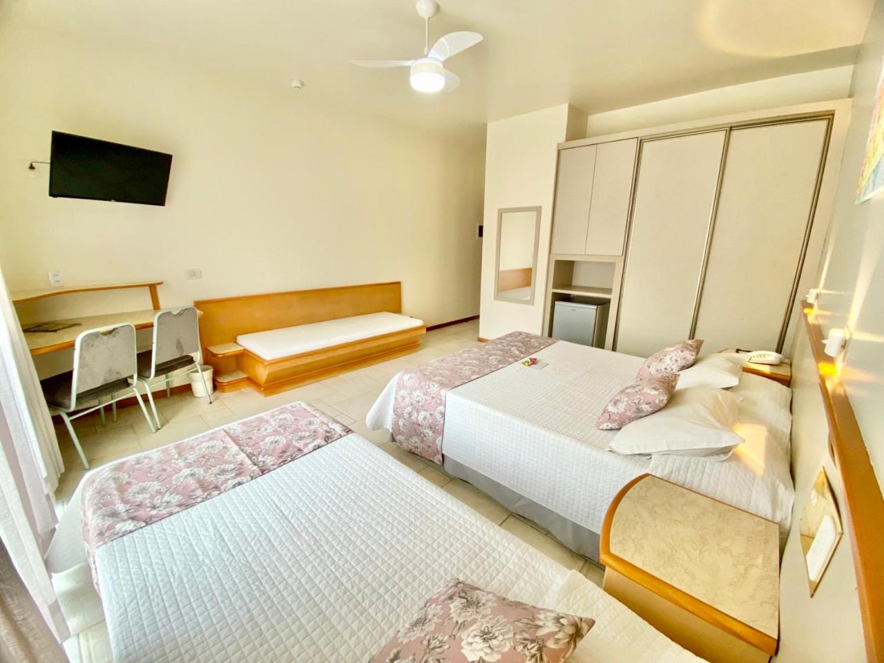 Double Room with Balcony and Partial Sea View - Photo 2