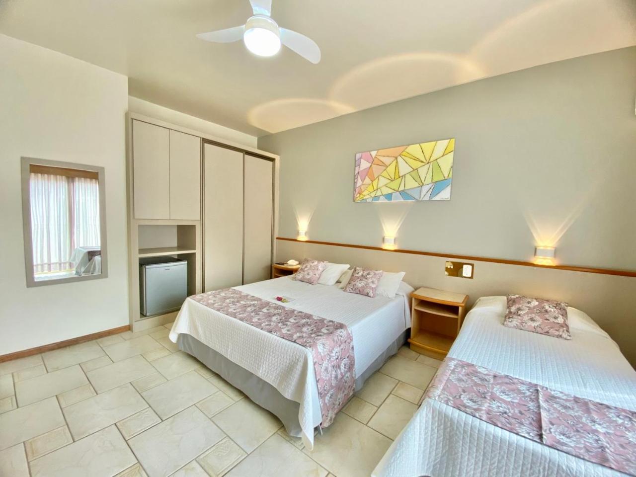 Double Room with Balcony and Partial Sea View - Photo 1