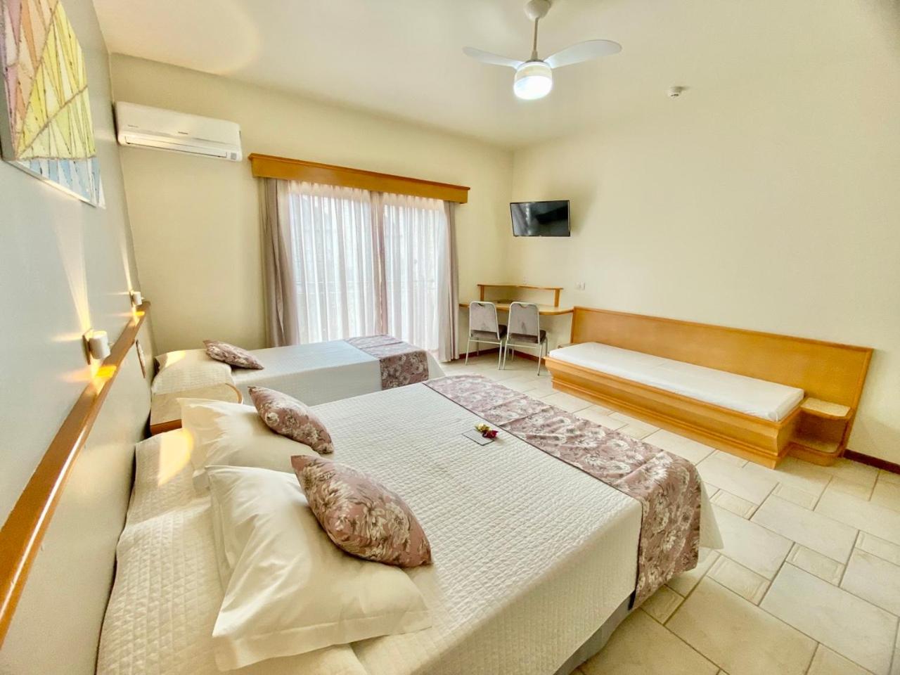 Double Room with Balcony and Partial Sea View - Photo 3
