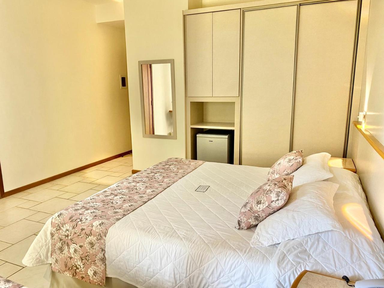 Double Room - Photo 5