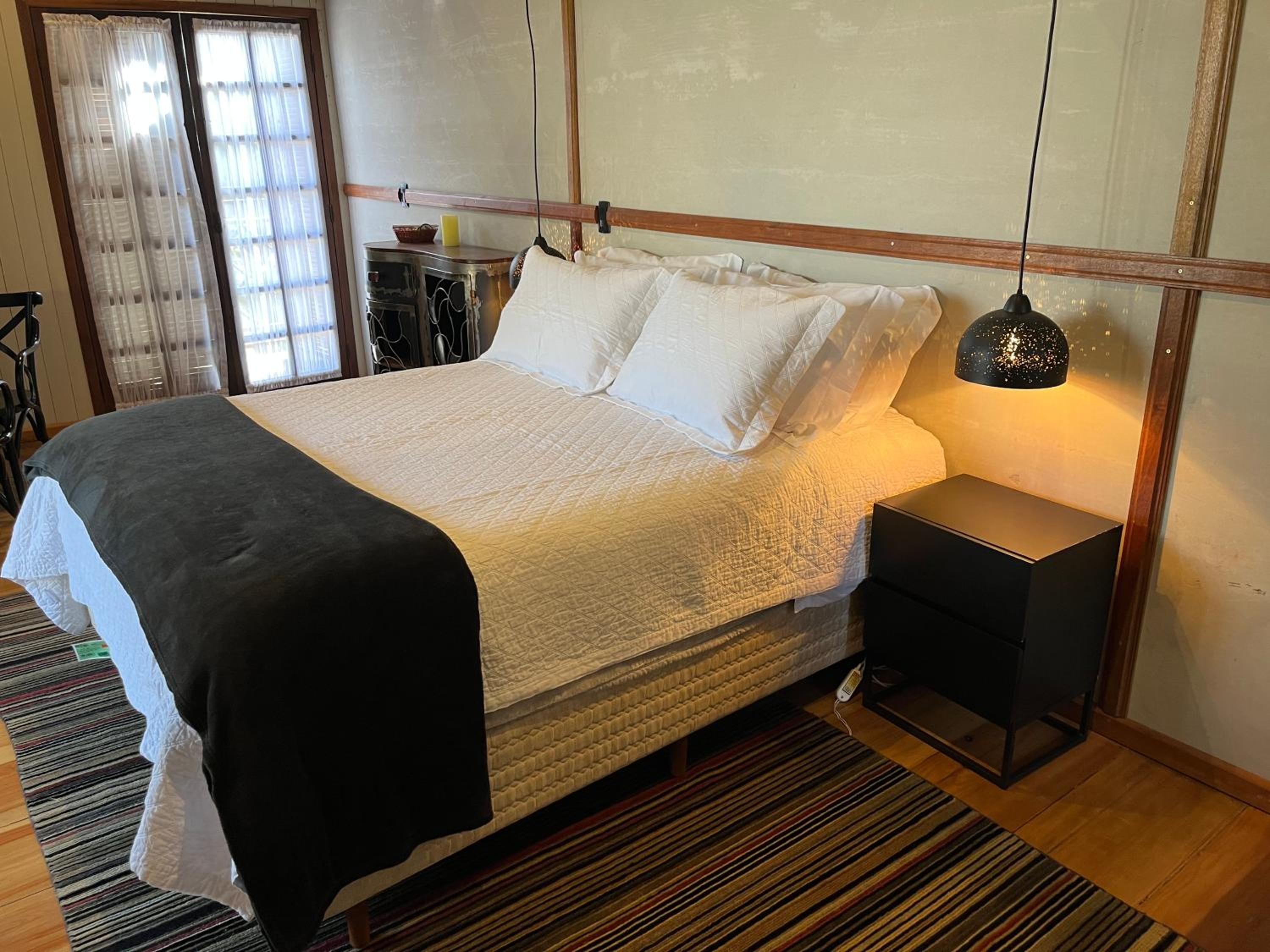 Deluxe Queen Suite - Photo 1