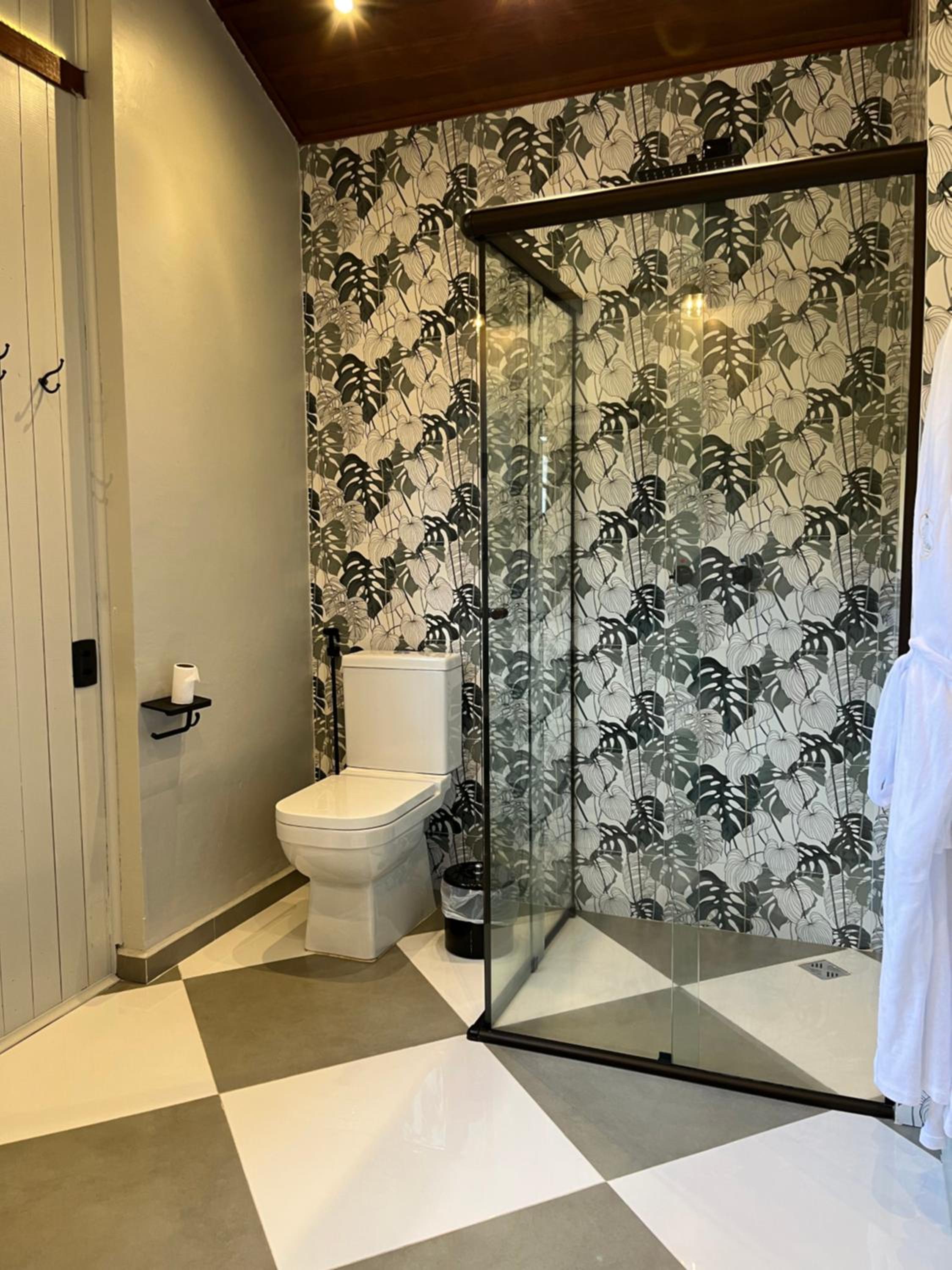 Deluxe Queen Suite - Photo 2