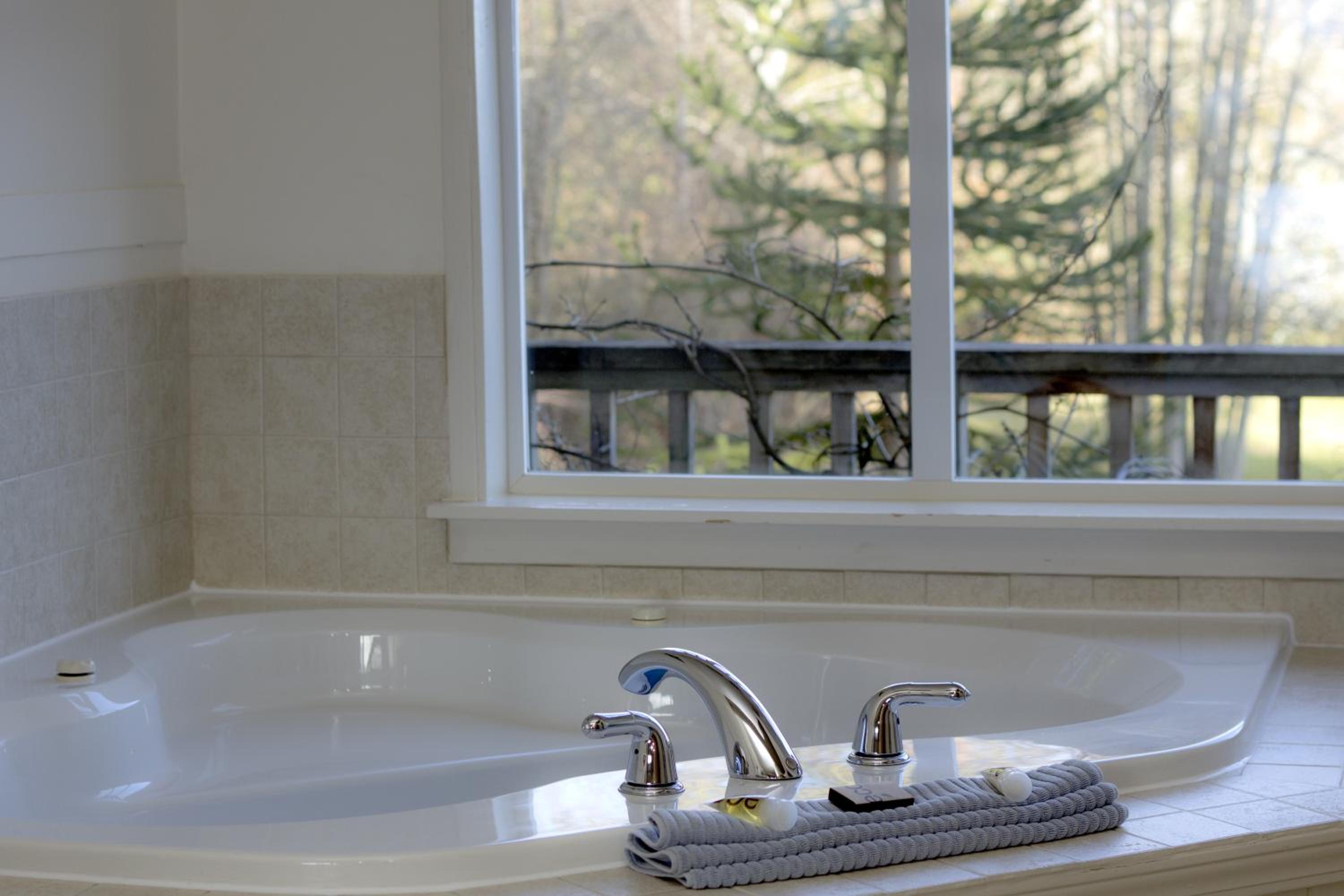 Queen Room with Spa Bath photo 2
